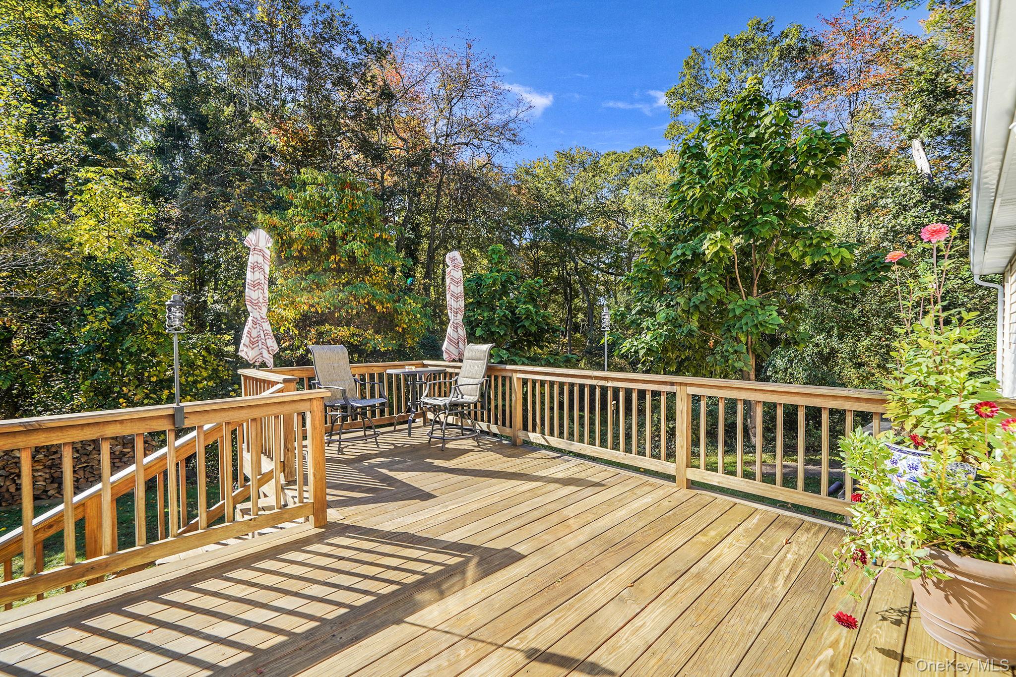 22 5th Avenue, Smithtown, NY 11787