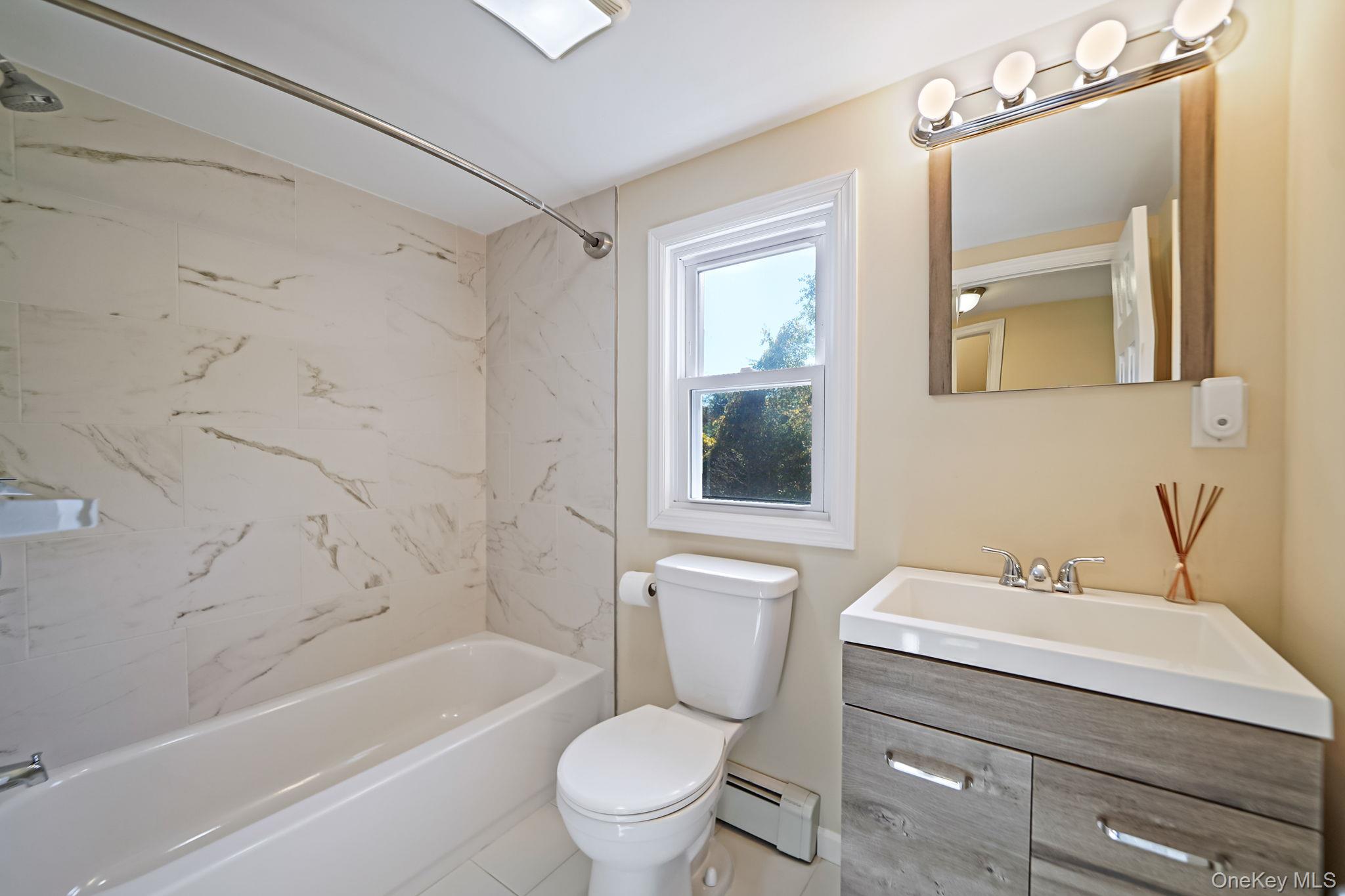 22 5th Avenue, Smithtown, NY 11787