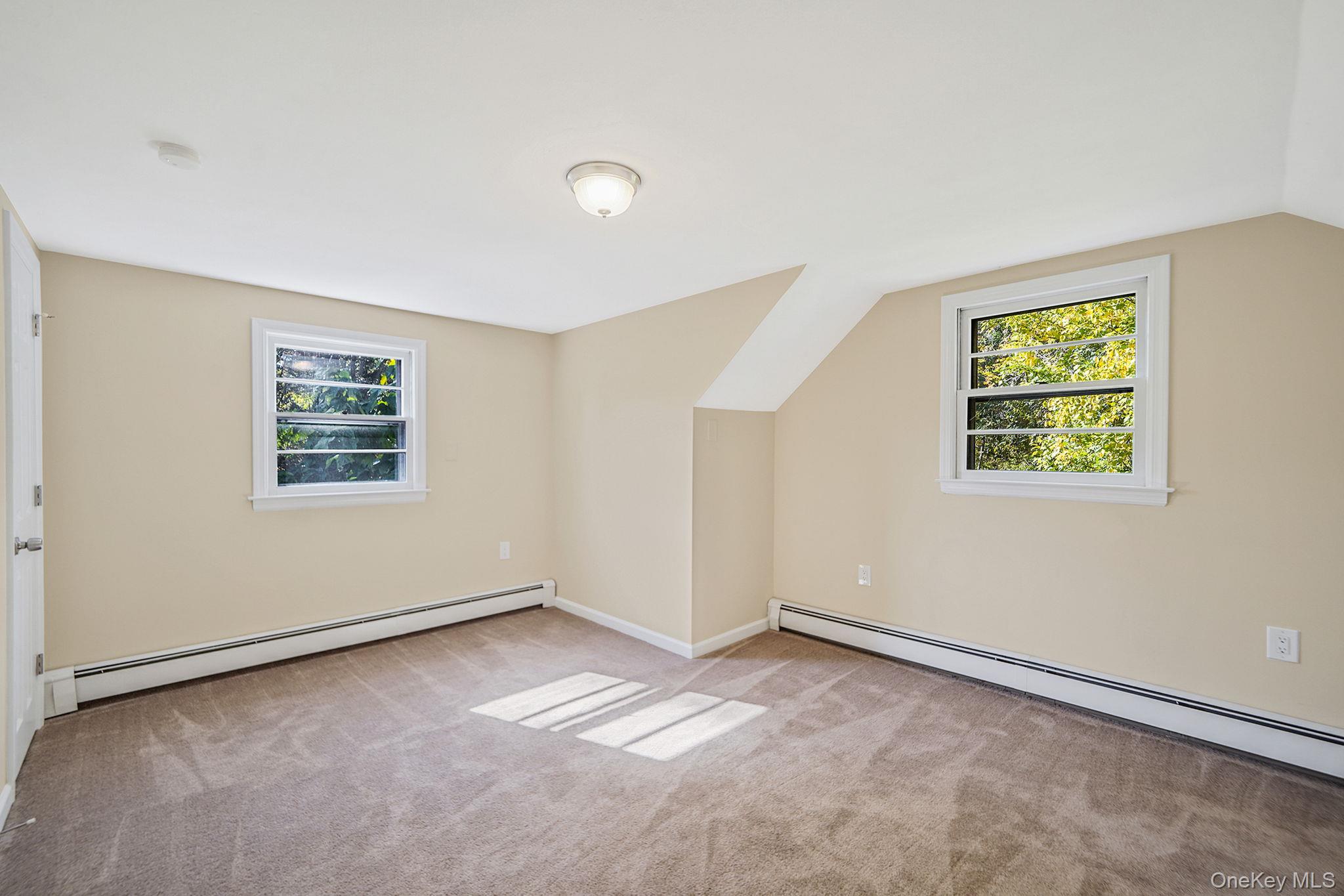 22 5th Avenue, Smithtown, NY 11787