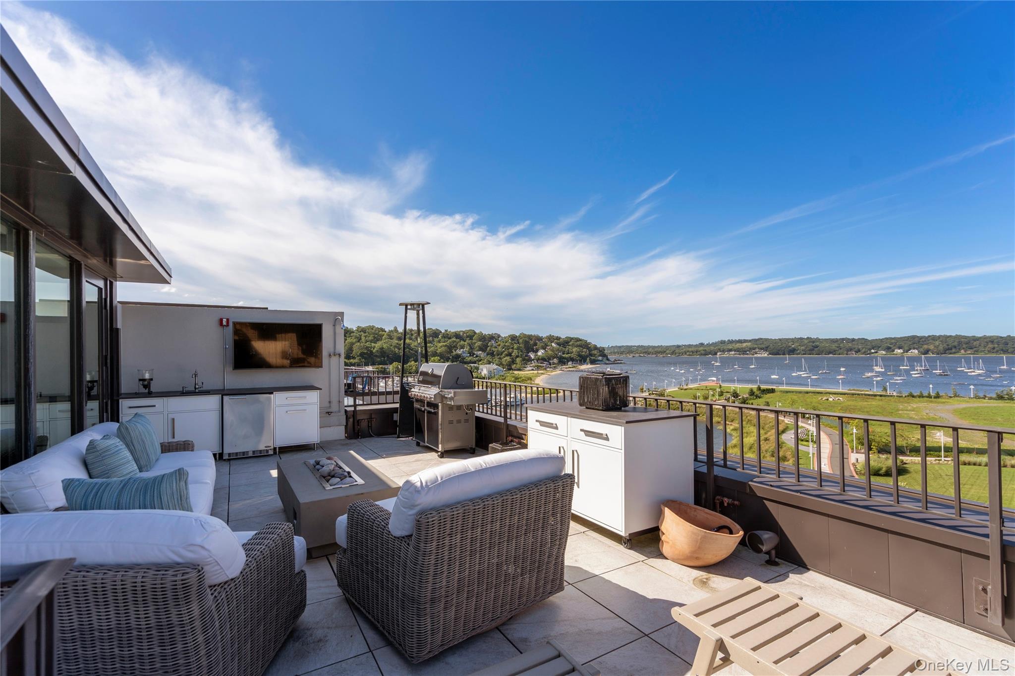 100 Garvies Point Road # 1309, Glen Cove, NY 11542