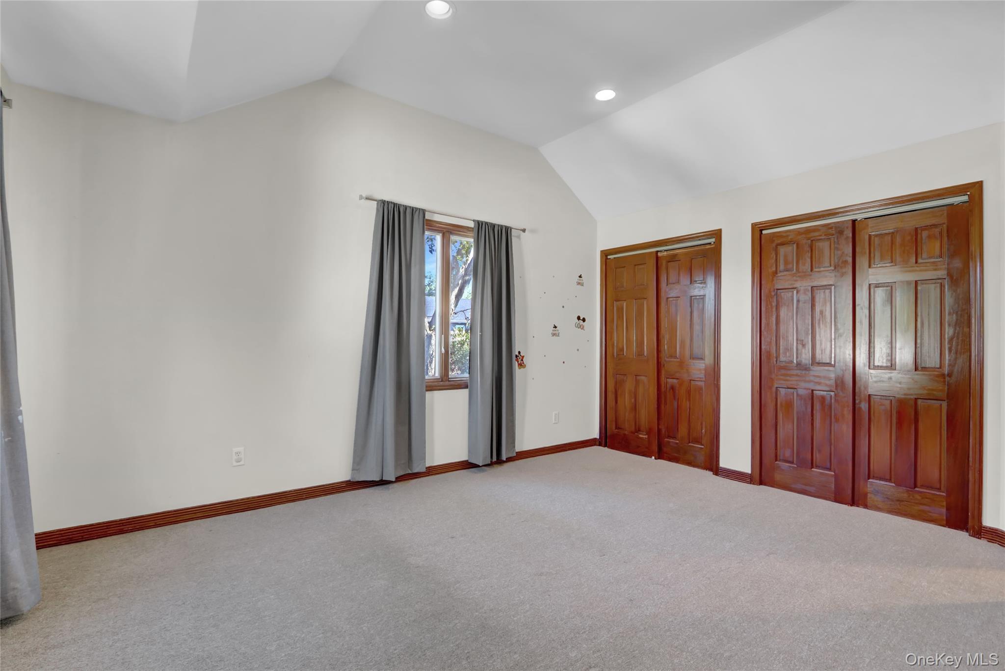 600 Plainview Road, Plainview, NY 11803