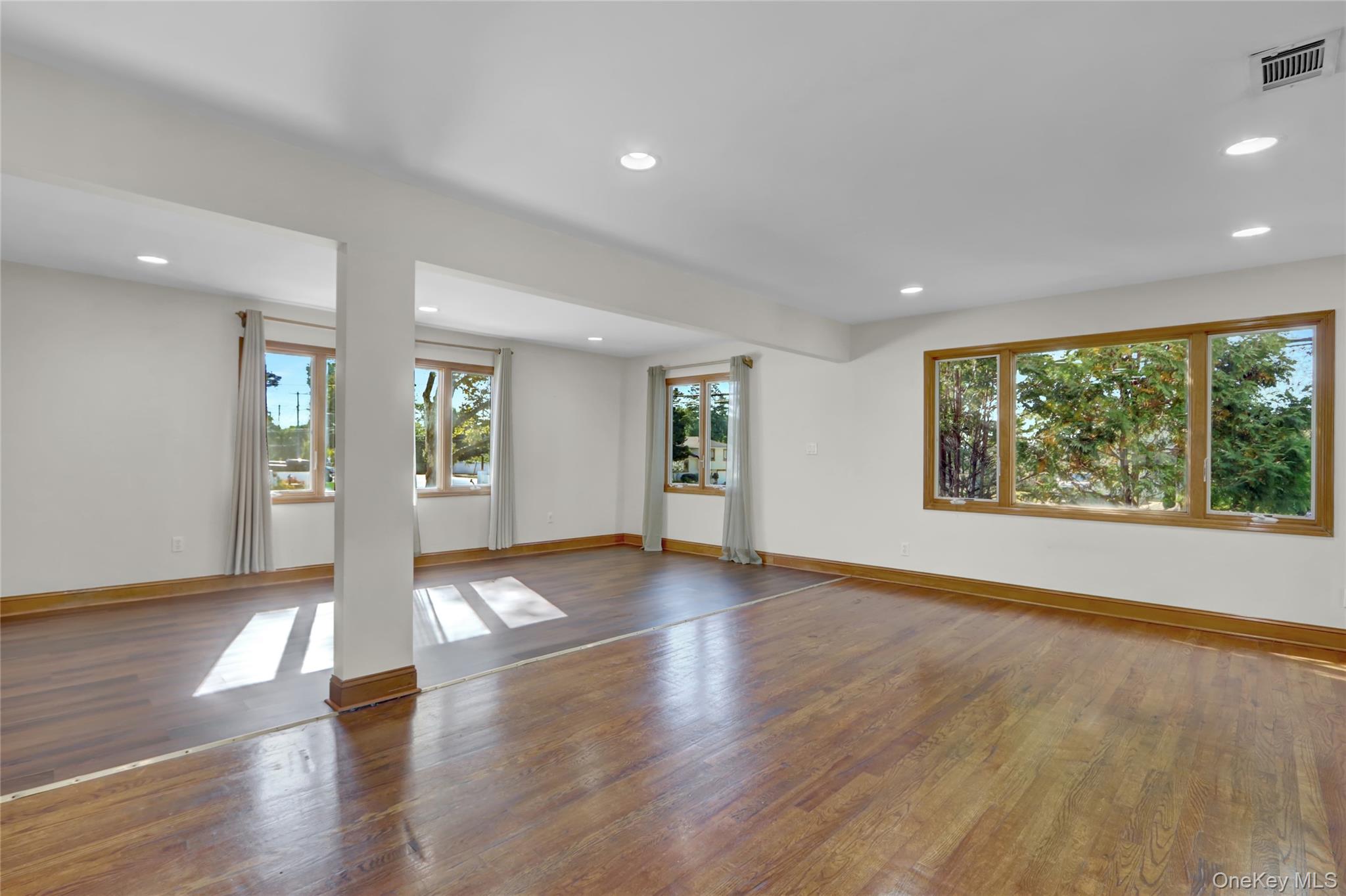 600 Plainview Road, Plainview, NY 11803