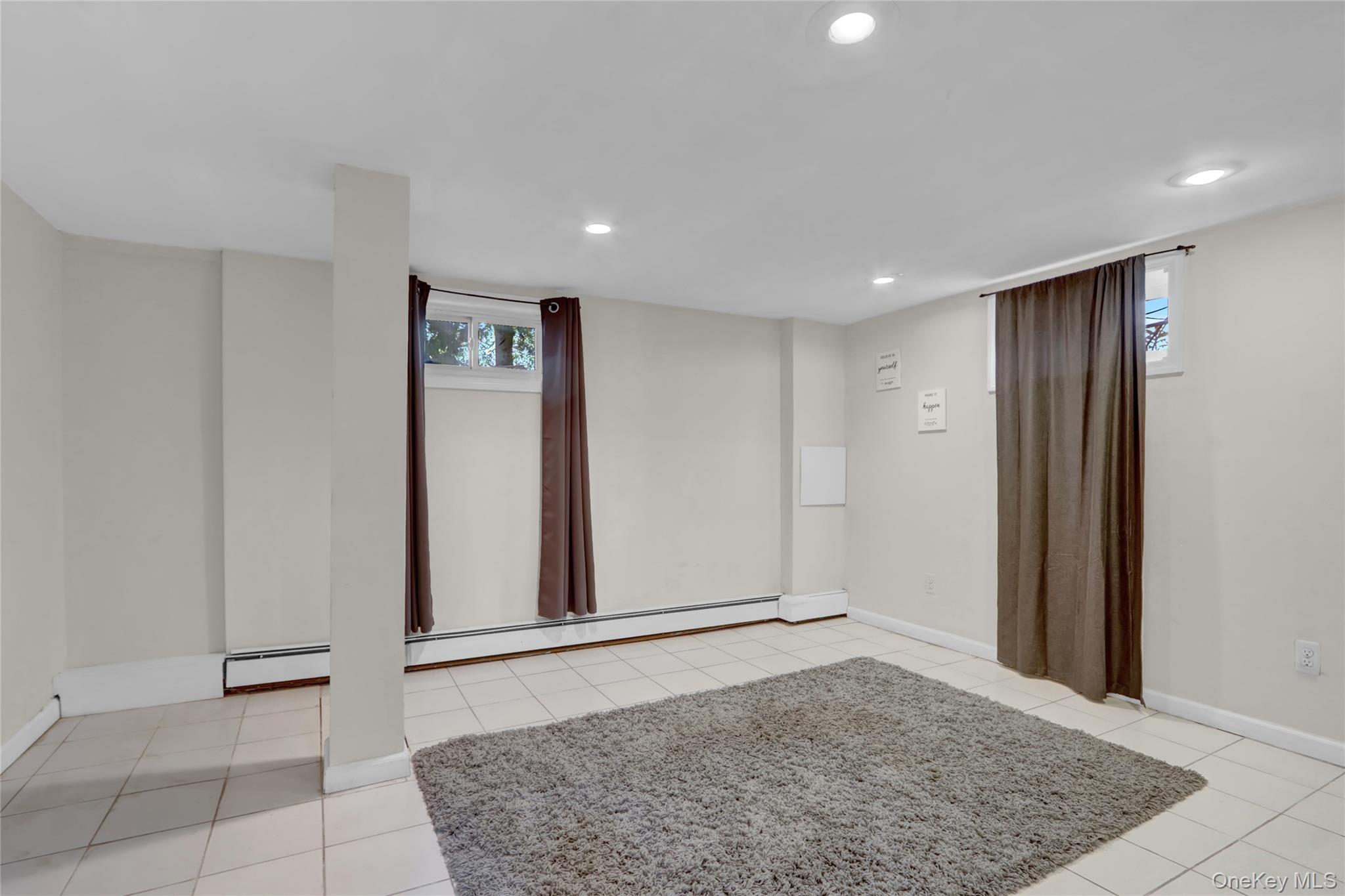 600 Plainview Road, Plainview, NY 11803