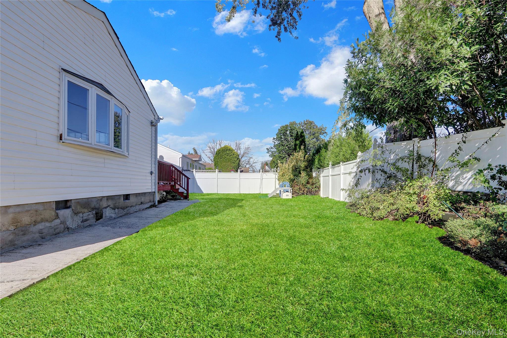 600 Plainview Road, Plainview, NY 11803