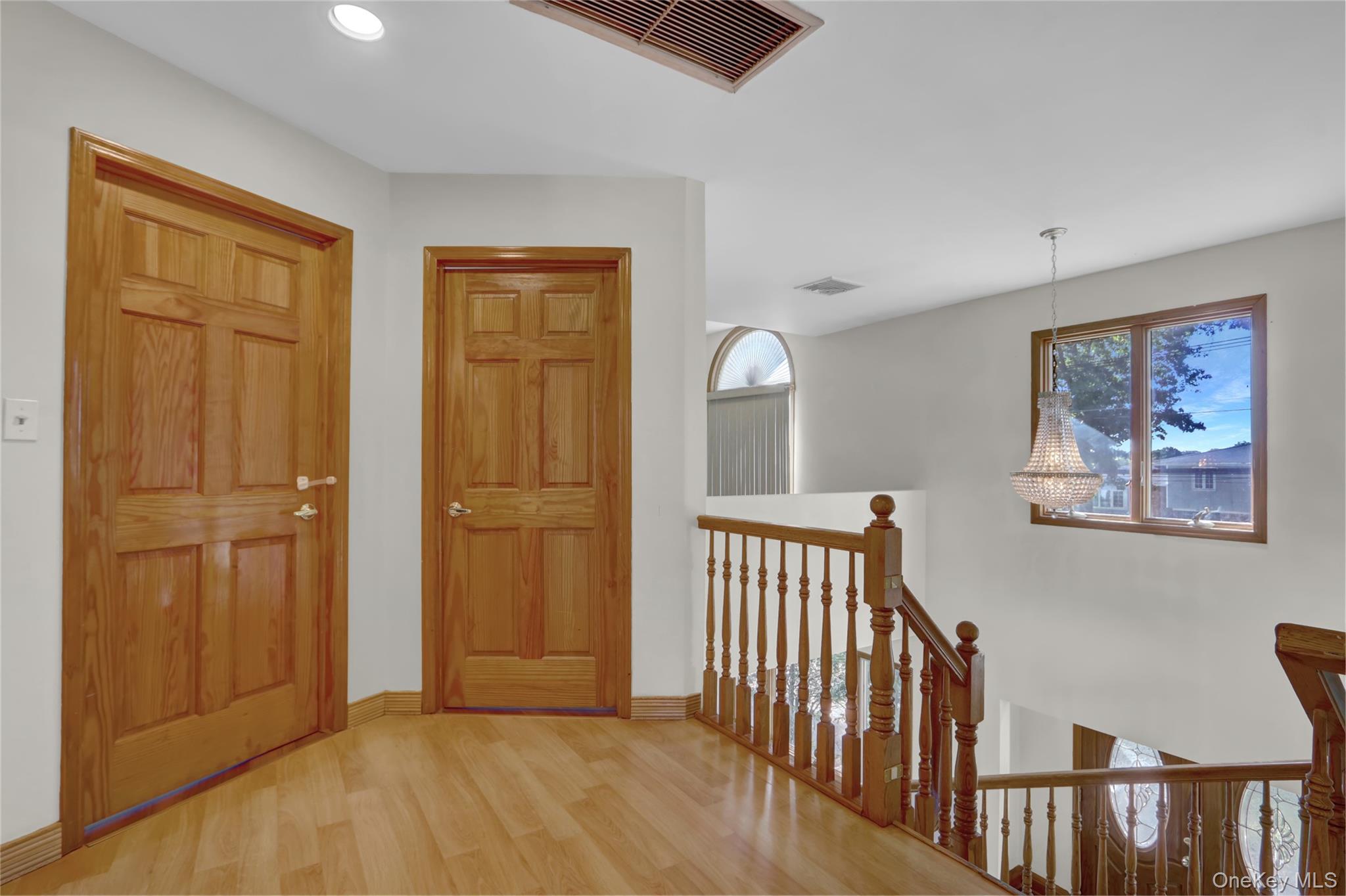 600 Plainview Road, Plainview, NY 11803