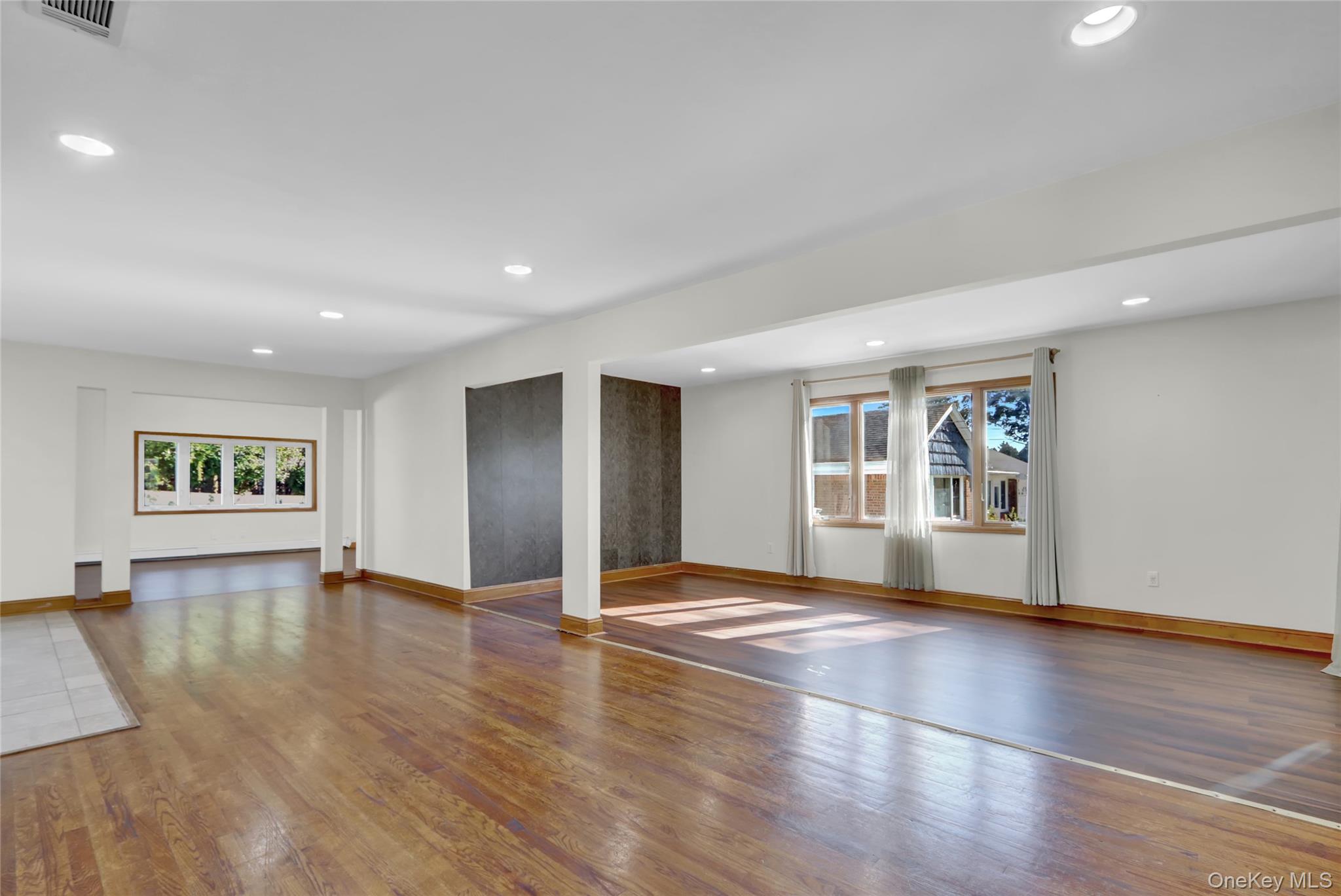 600 Plainview Road, Plainview, NY 11803