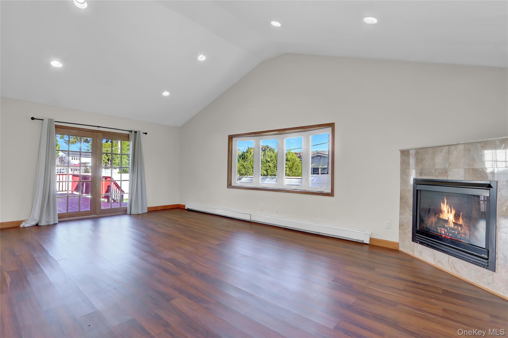 600 Plainview Road, Plainview, NY 11803