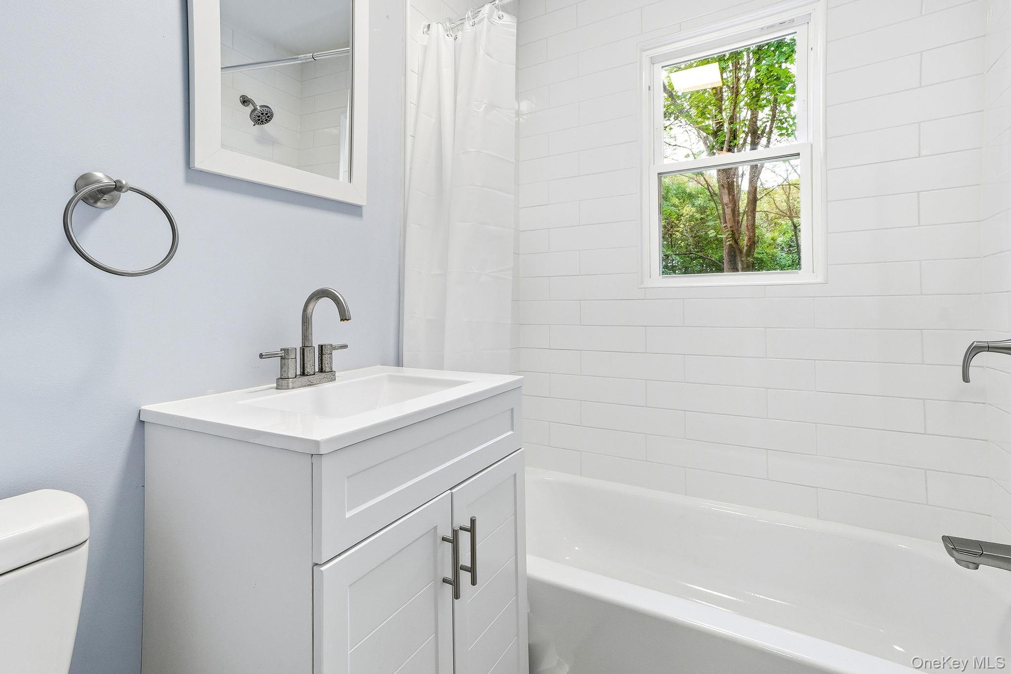 8 Walker Road, Poughkeepsie, NY 12603