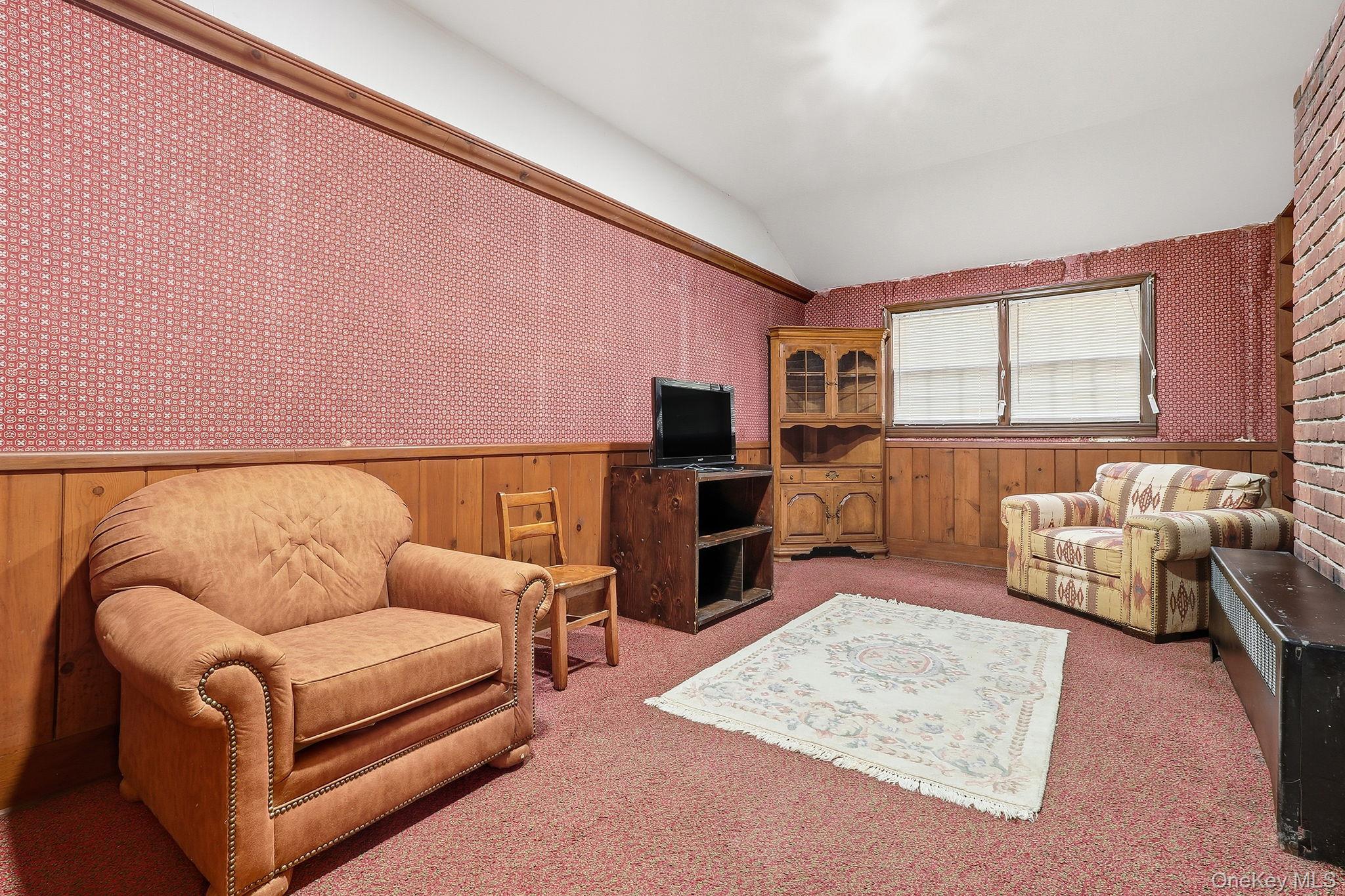 8 Walker Road, Poughkeepsie, NY 12603