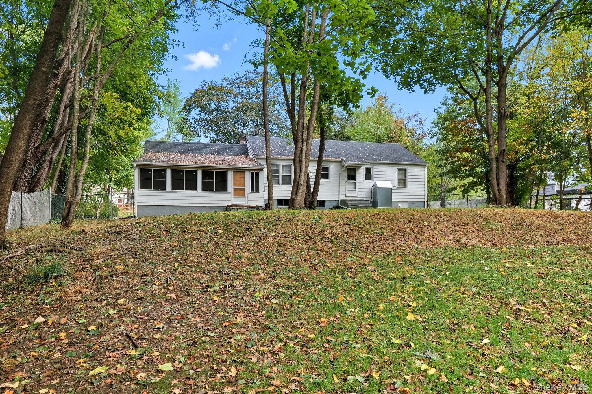 8 Walker Road, Poughkeepsie, NY 12603