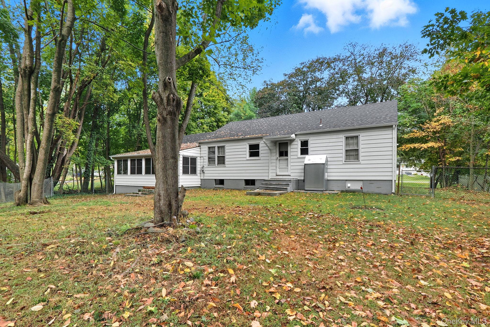 8 Walker Road, Poughkeepsie, NY 12603