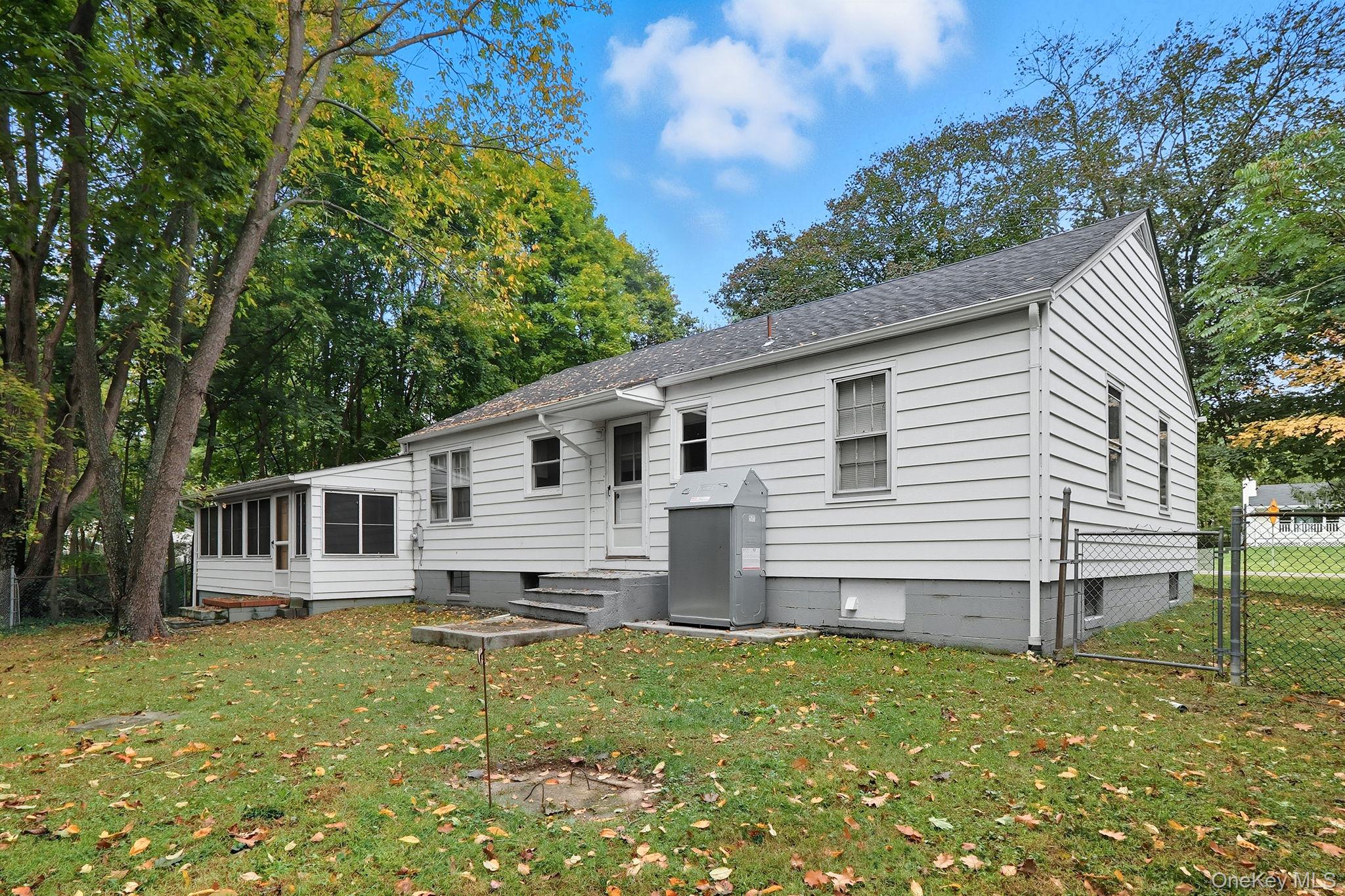 8 Walker Road, Poughkeepsie, NY 12603