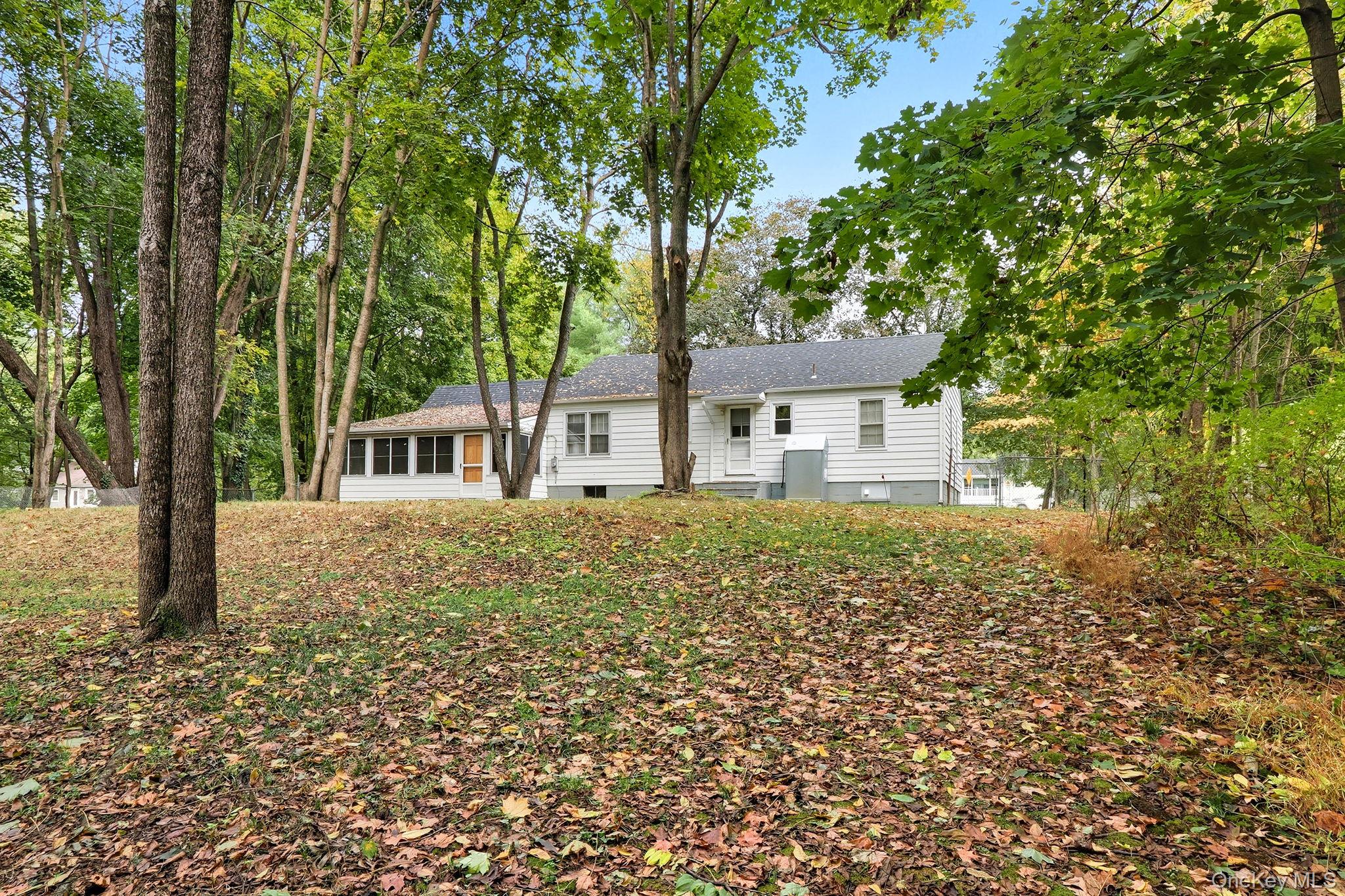 8 Walker Road, Poughkeepsie, NY 12603