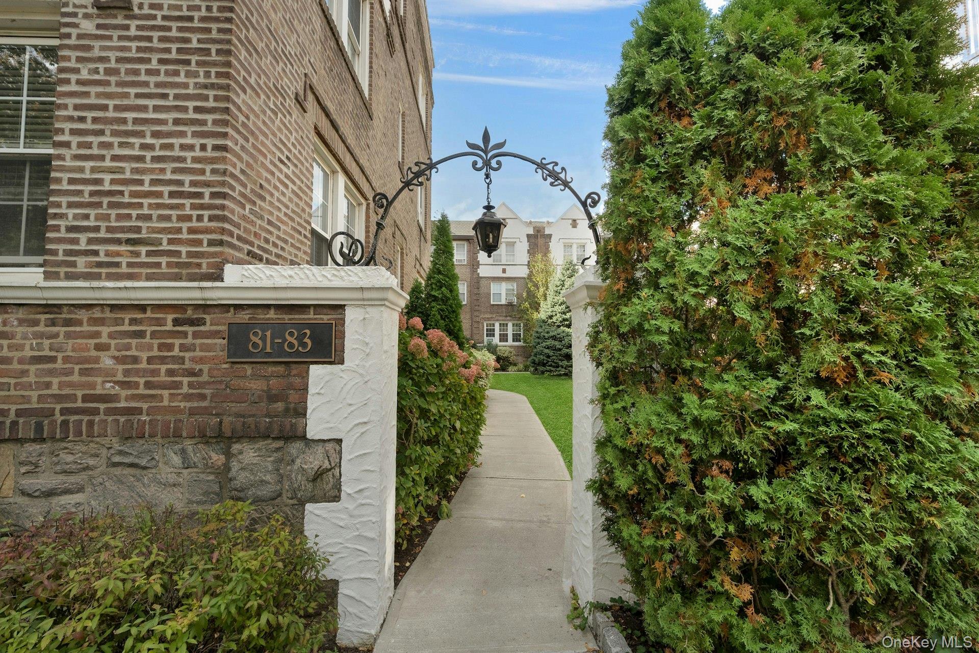 83 N Broadway # 1F, White Plains, NY 10603