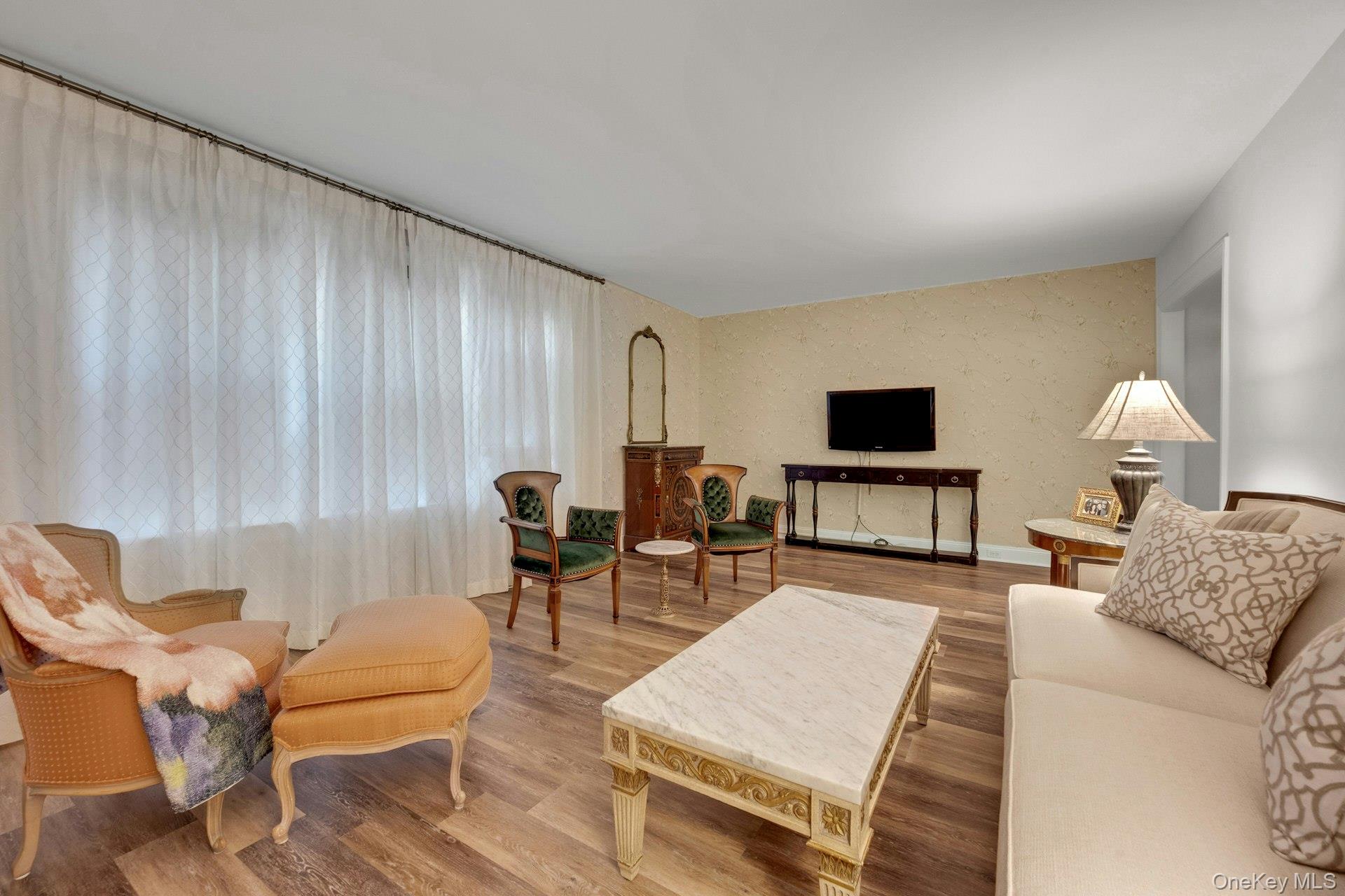 83 N Broadway # 1F, White Plains, NY 10603