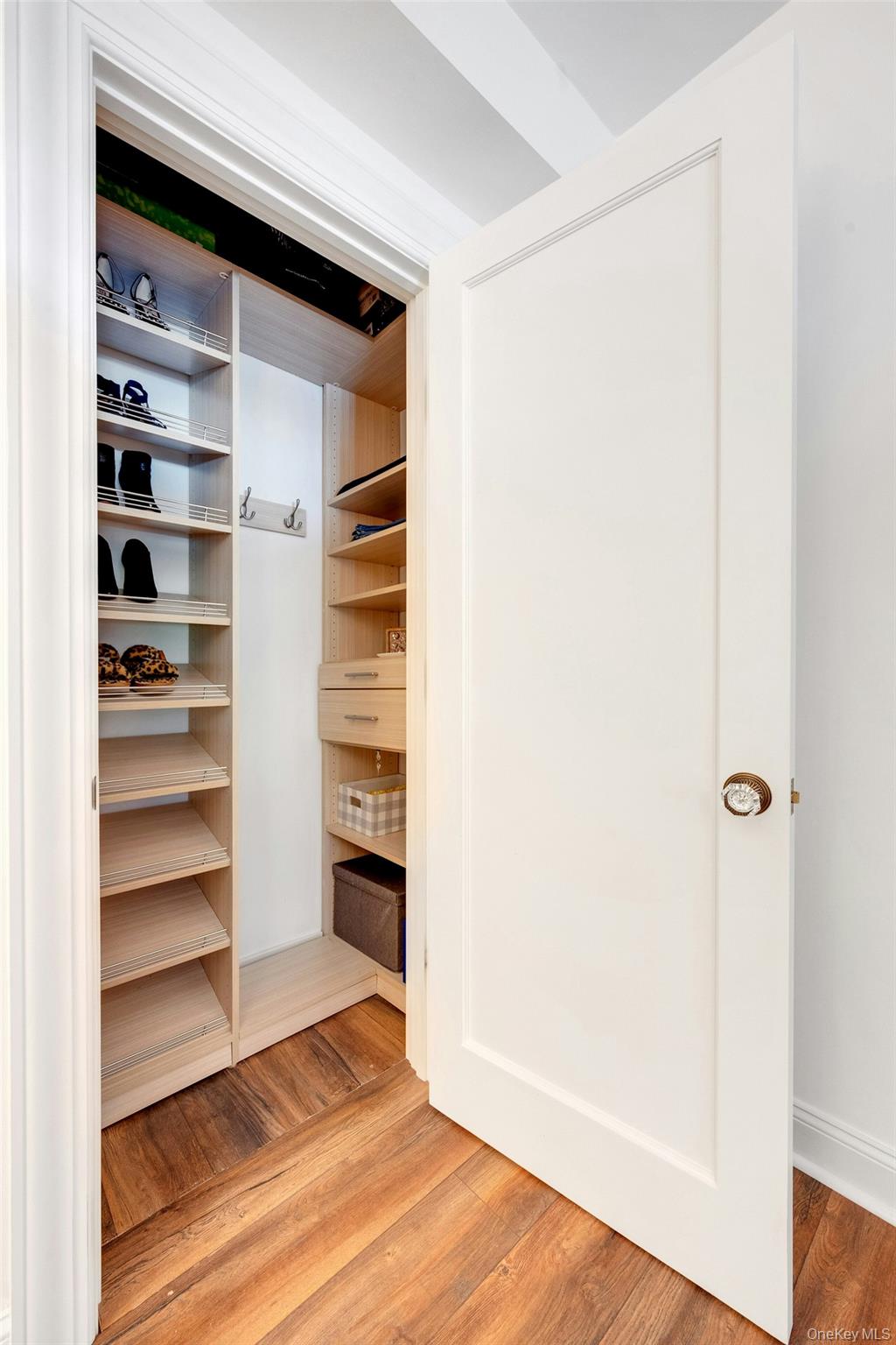 83 N Broadway # 1F, White Plains, NY 10603