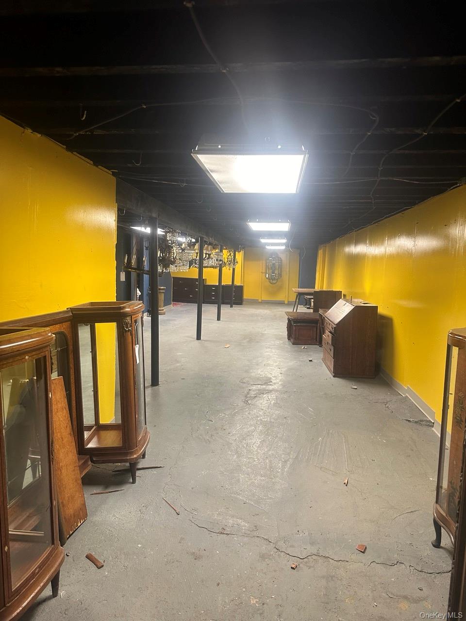 7 Northern Boulevard, Great Neck, NY 11021