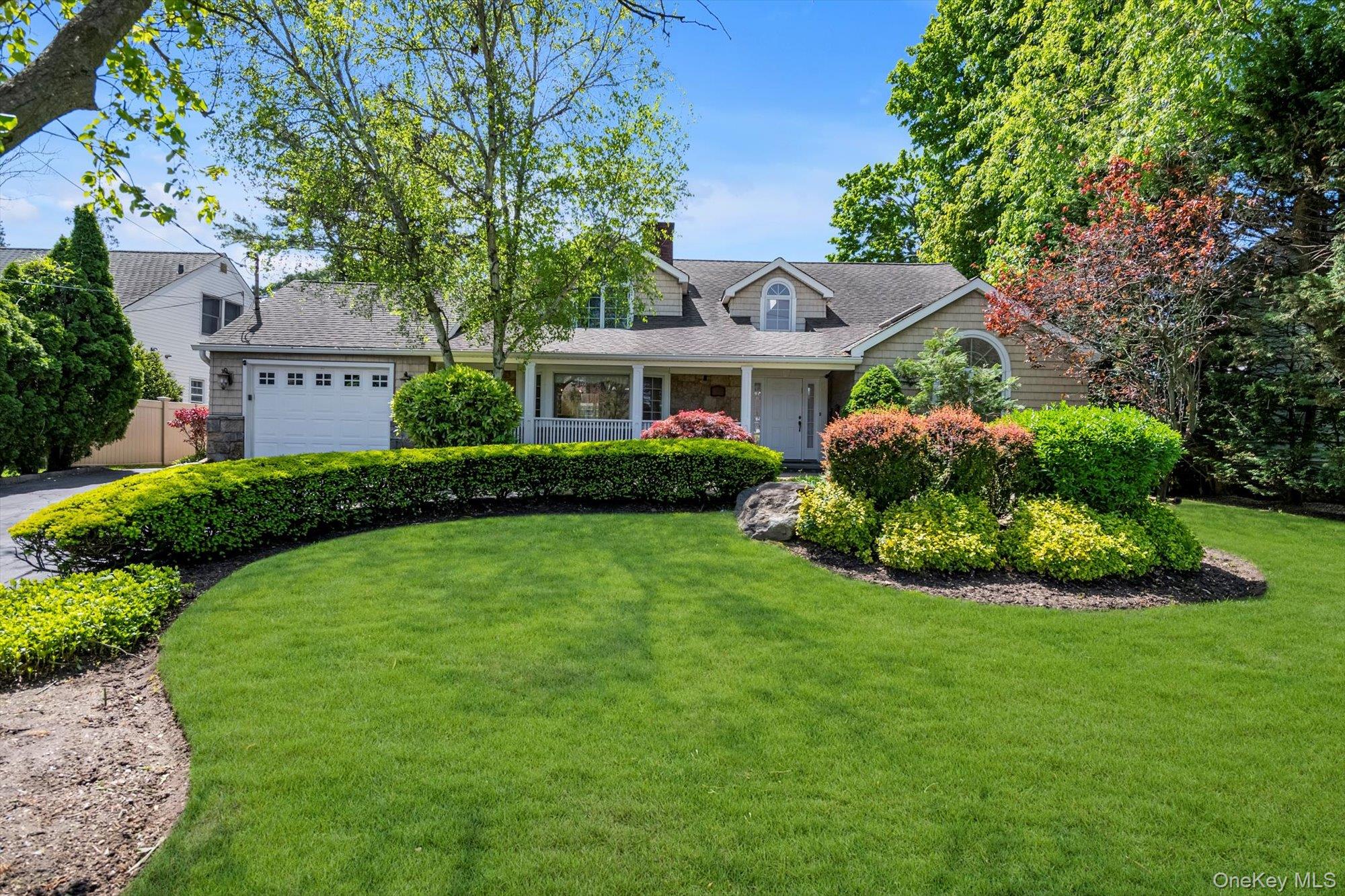 111 Palmyra Avenue, Woodmere, NY 11598