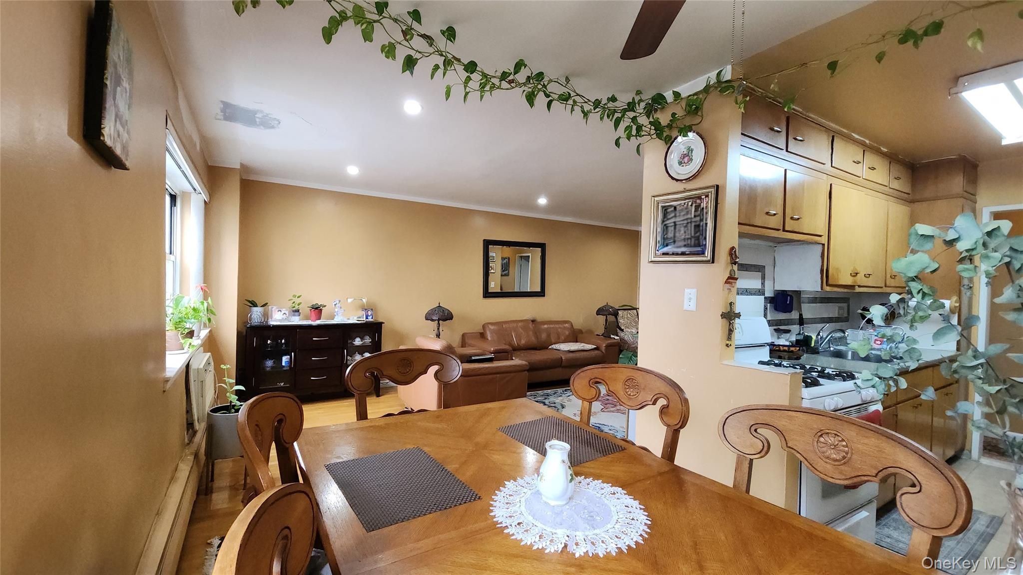 99-10 60th Avenue # 3H, Corona, NY 11368