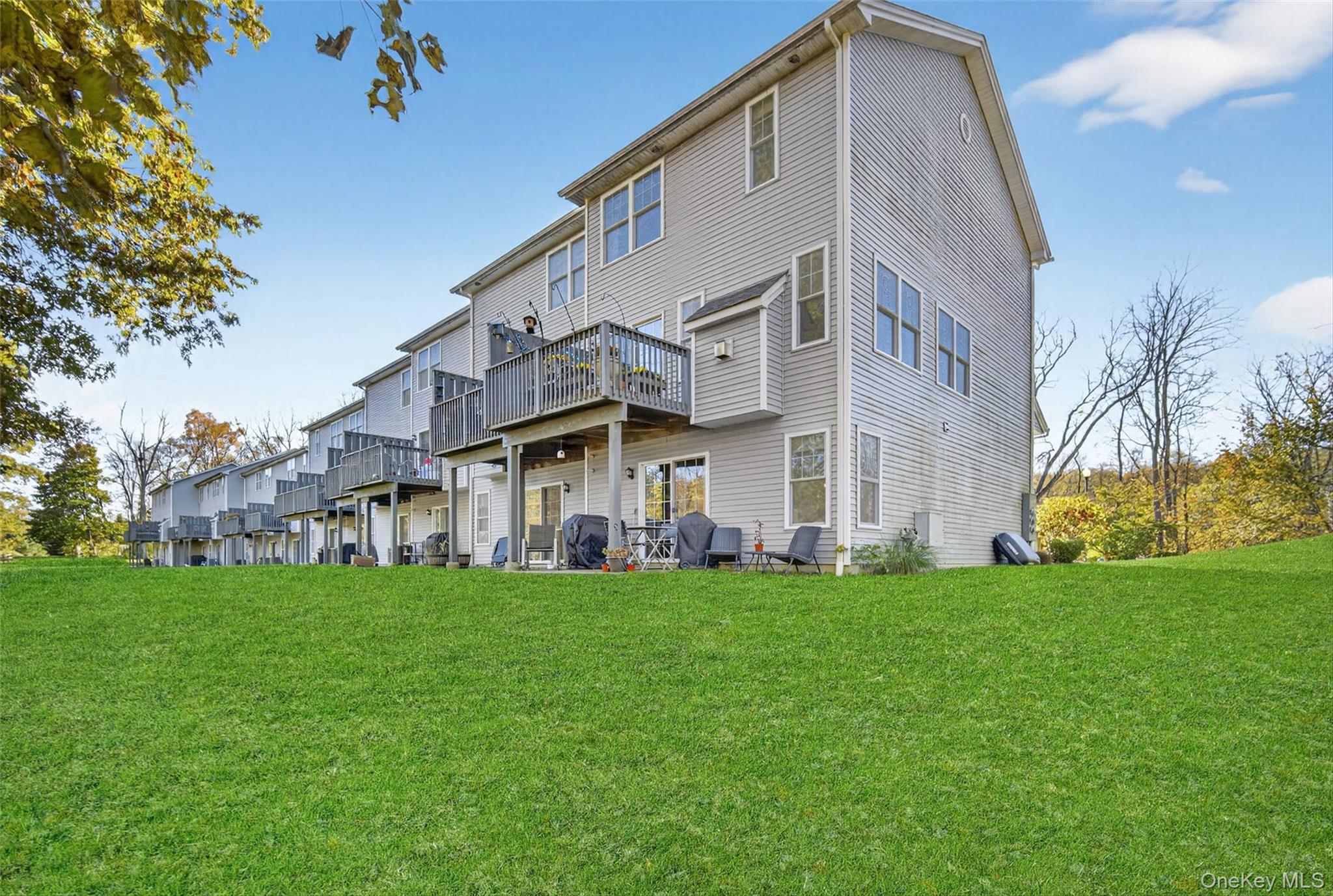 1 Doe Trail, Wappingers Falls, NY 12590