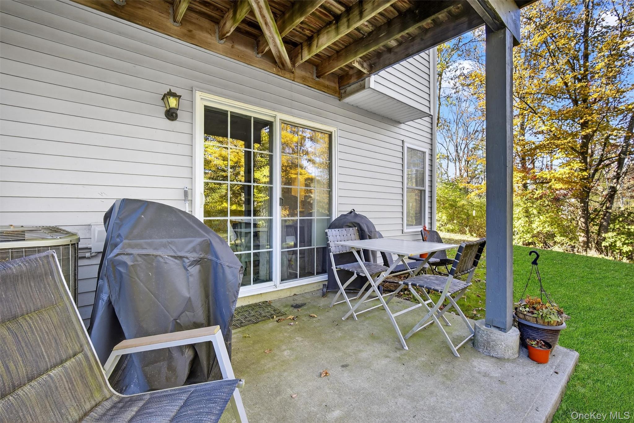 1 Doe Trail, Wappingers Falls, NY 12590