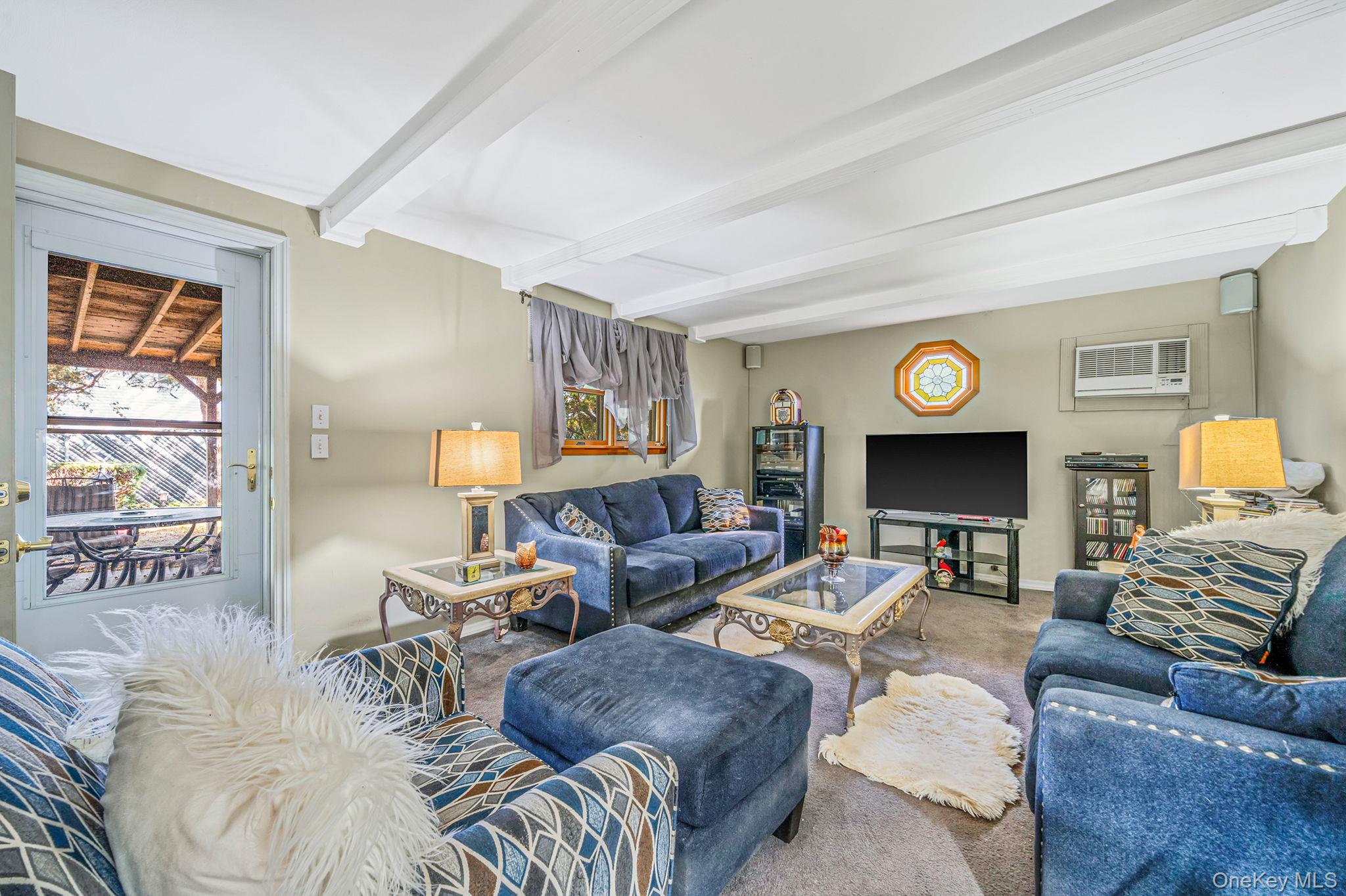 7 Majestic Road, Selden, NY 11784