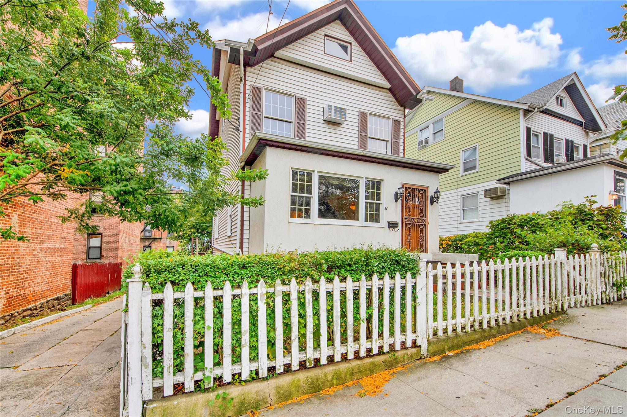 242 E 237th Street, Bronx, NY 10470