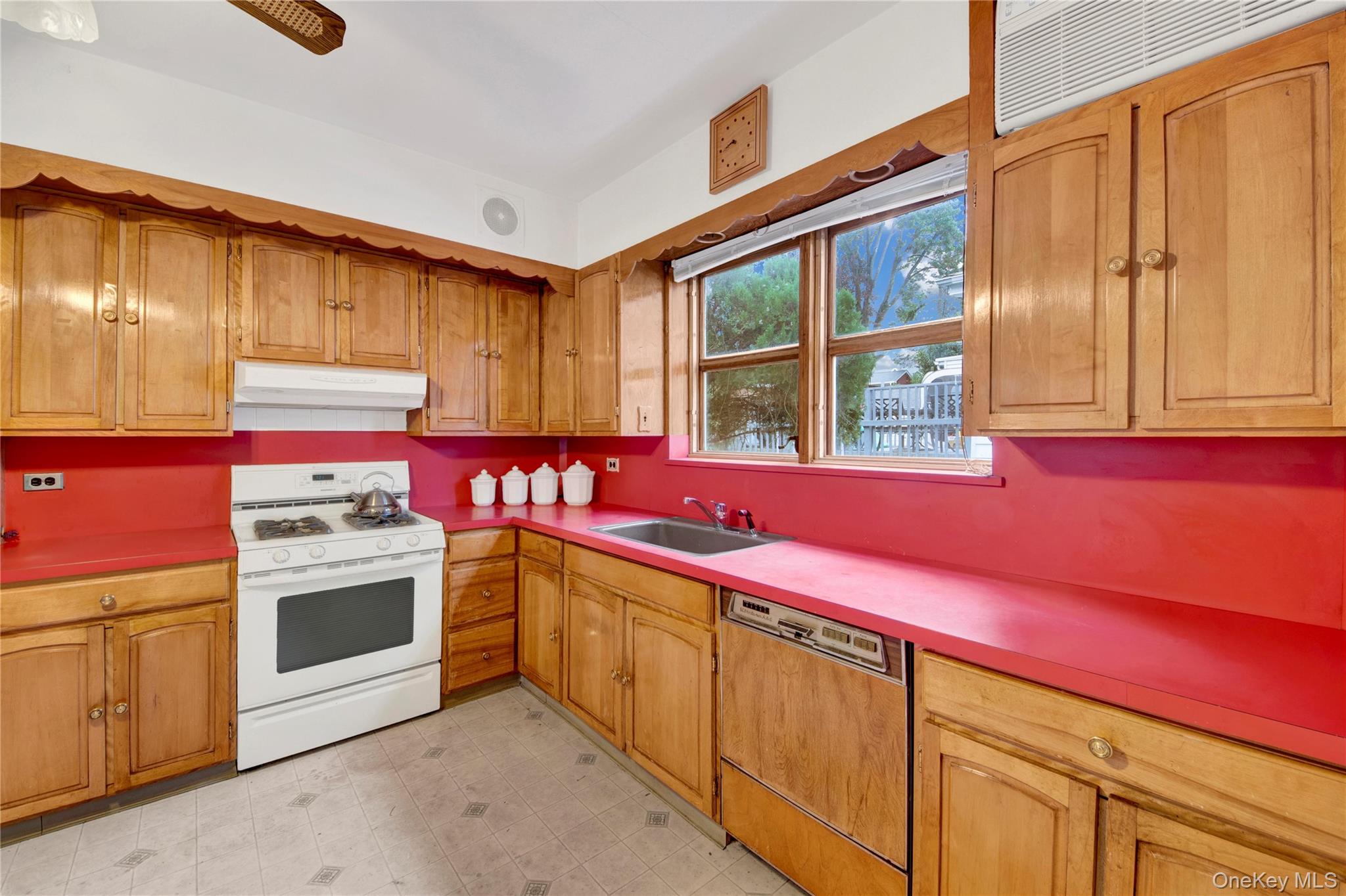 242 E 237th Street, Bronx, NY 10470