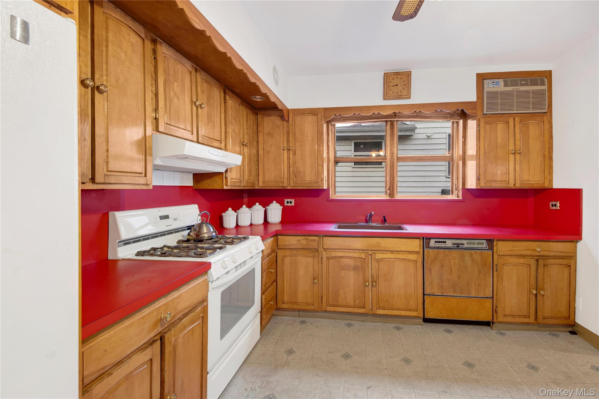 242 E 237th Street, Bronx, NY 10470