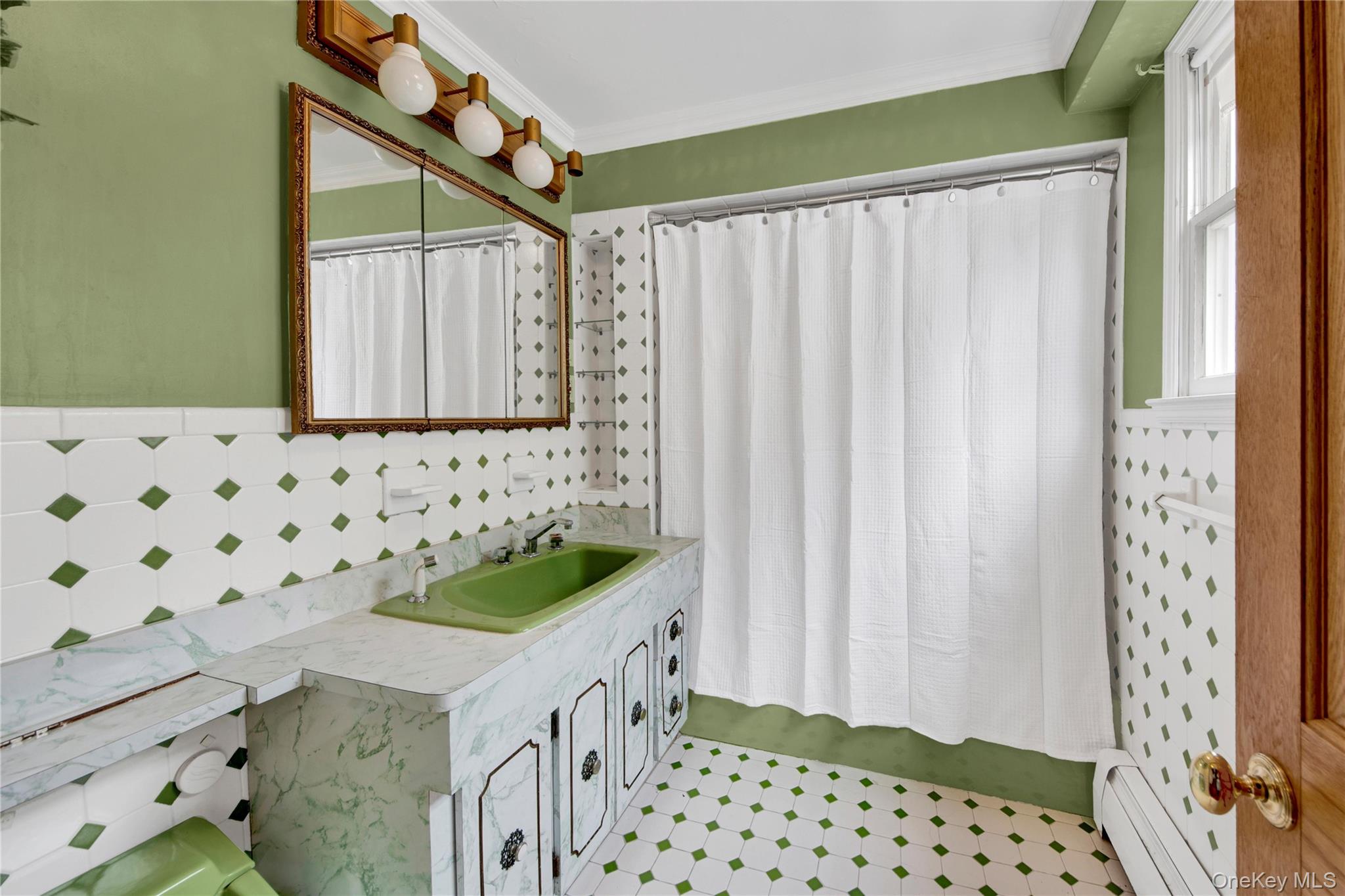 242 E 237th Street, Bronx, NY 10470