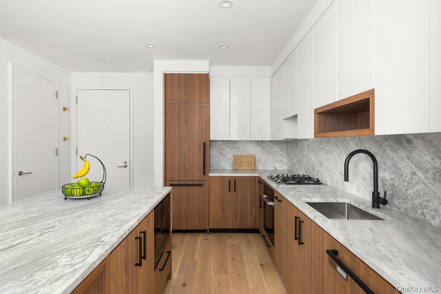 29 HURON Street # 4EW, Brooklyn, NY 11222