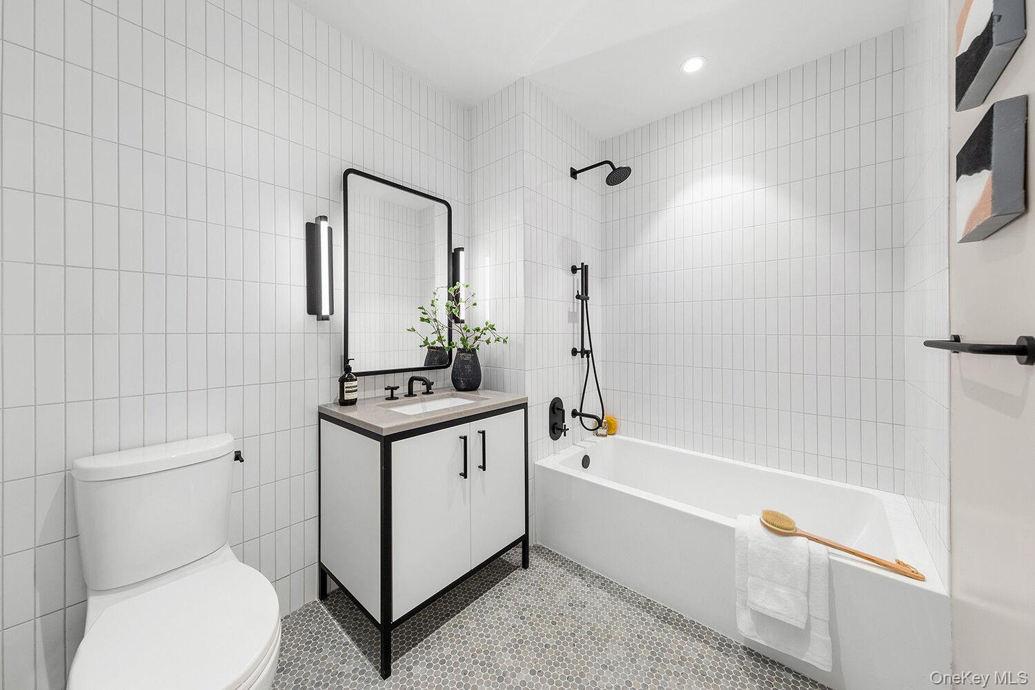 29 HURON Street # 4EW, Brooklyn, NY 11222