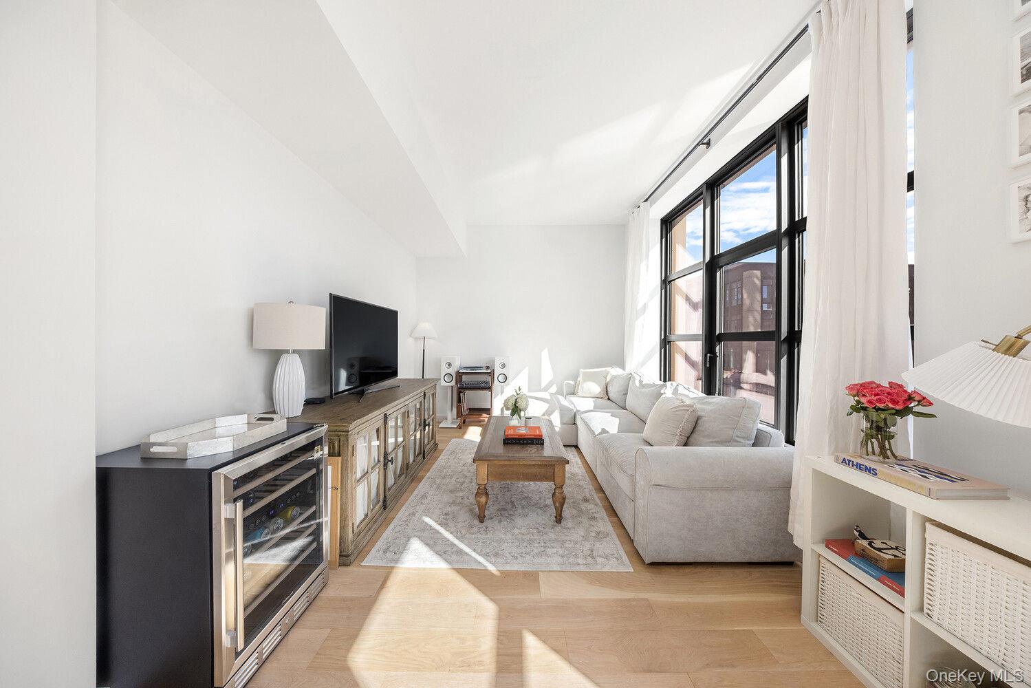 29 HURON Street # 4EW, Brooklyn, NY 11222