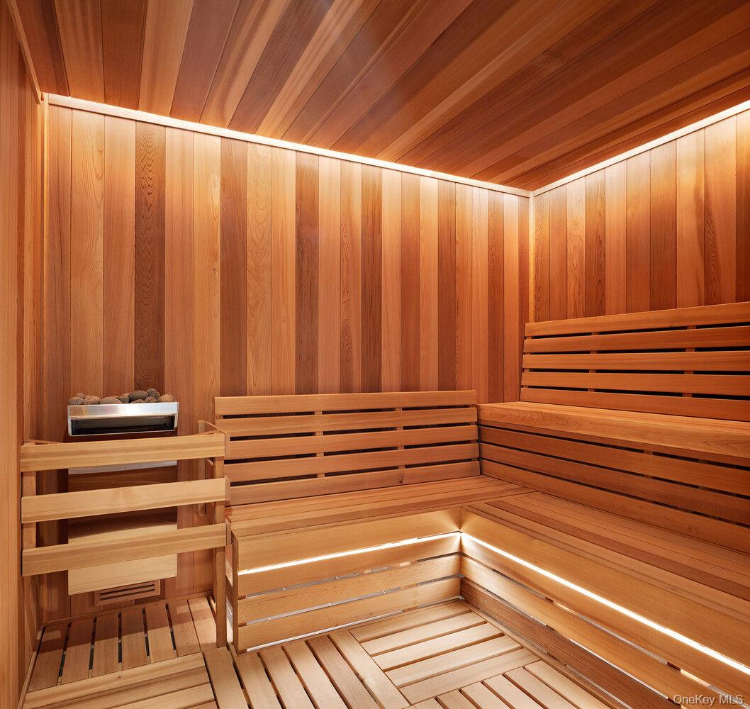 29 HURON Street # 4EW, Brooklyn, NY 11222