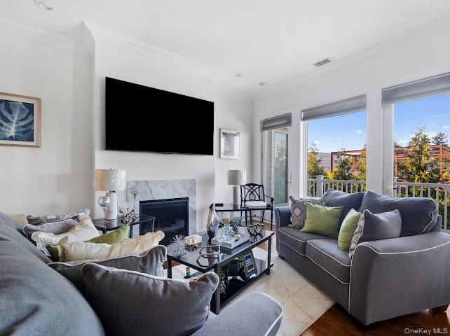 11 island point, Bronx, NY 10464