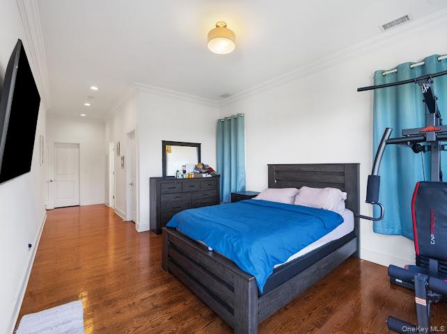 11 island point, Bronx, NY 10464