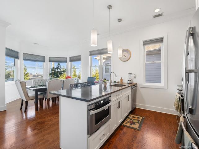 11 island point, Bronx, NY 10464