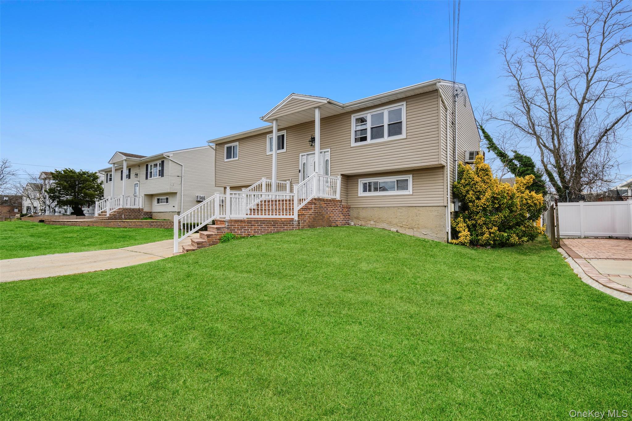 3 Ozone Place, Massapequa, NY 11758