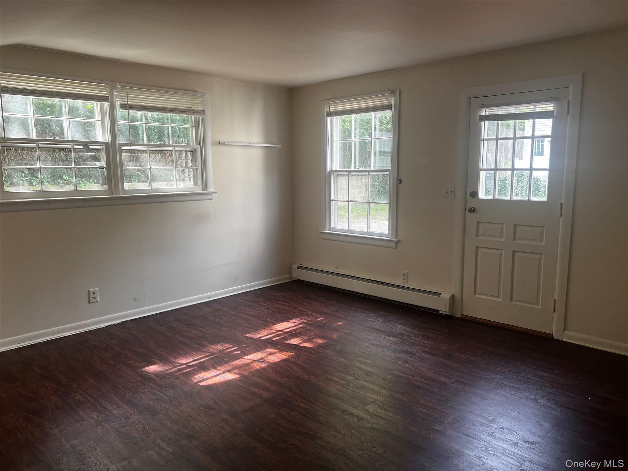 14 Oyster Bay Road, Locust Valley, NY 11560