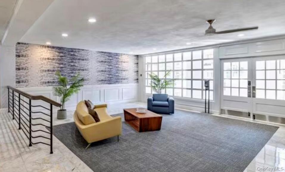 22 N Forest Avenue # 2F, Rockville Centre, NY 11570