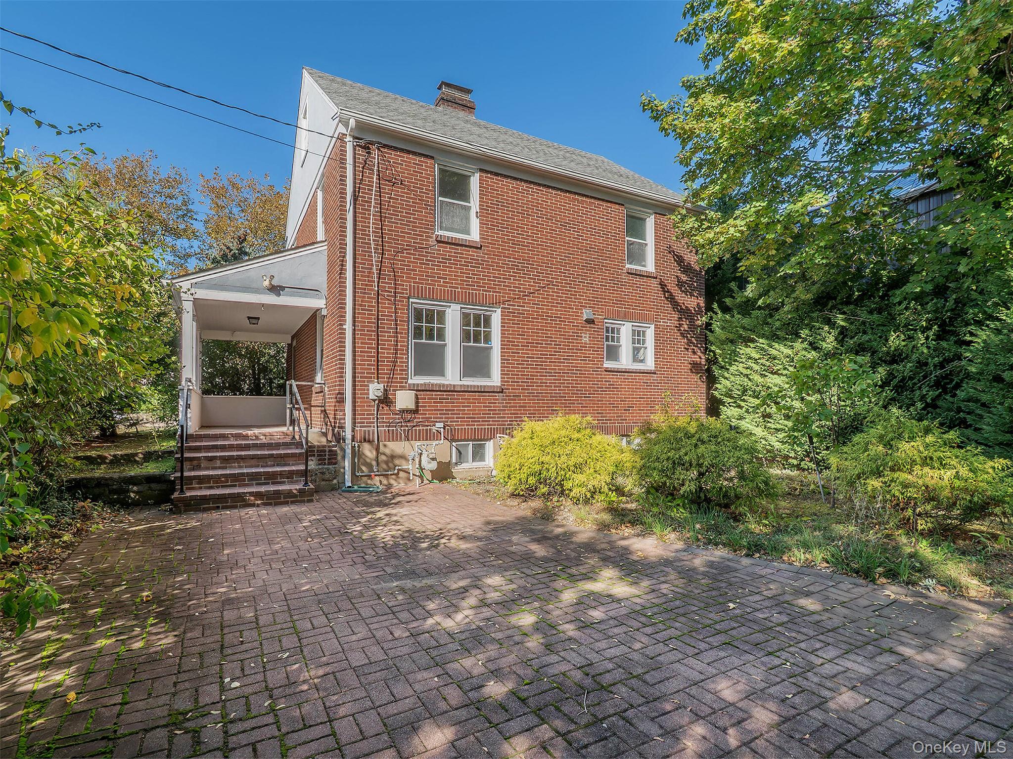 16 Avenue A, Port Washington, NY 11050