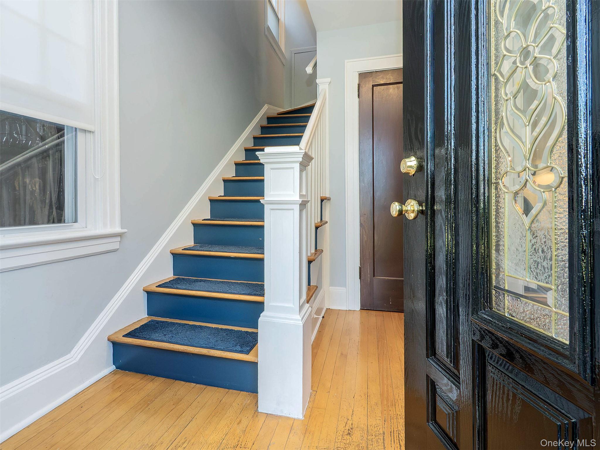 16 Avenue A, Port Washington, NY 11050