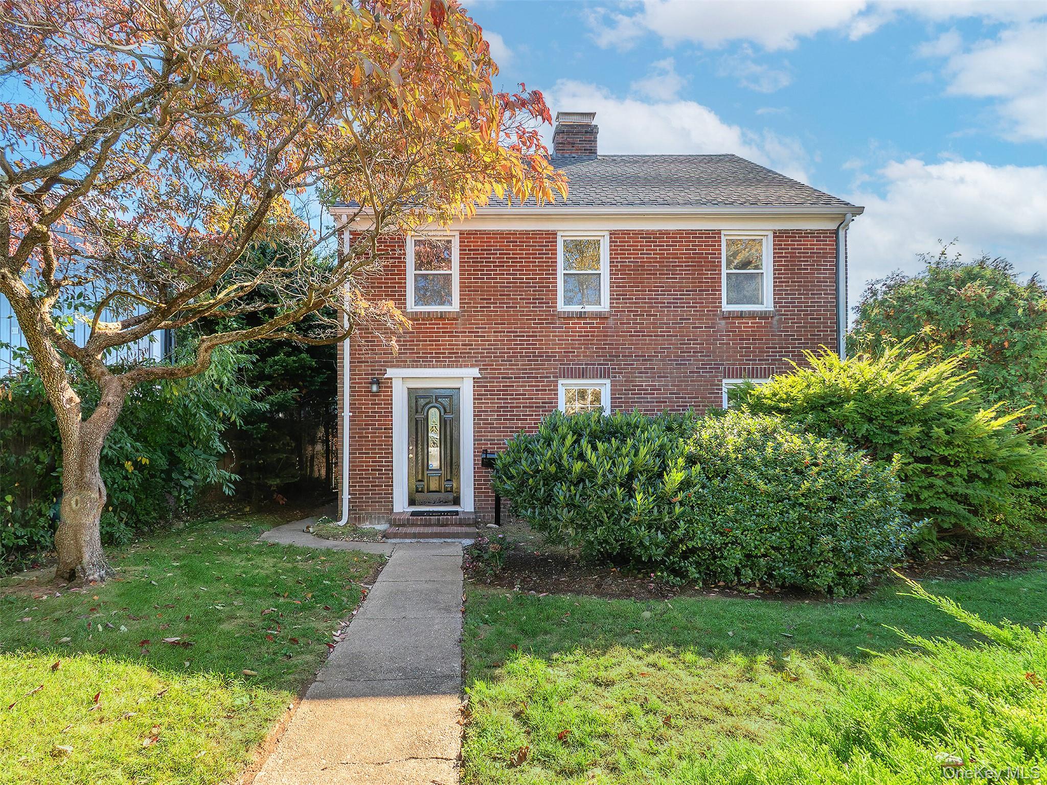 16 Avenue A, Port Washington, NY 11050