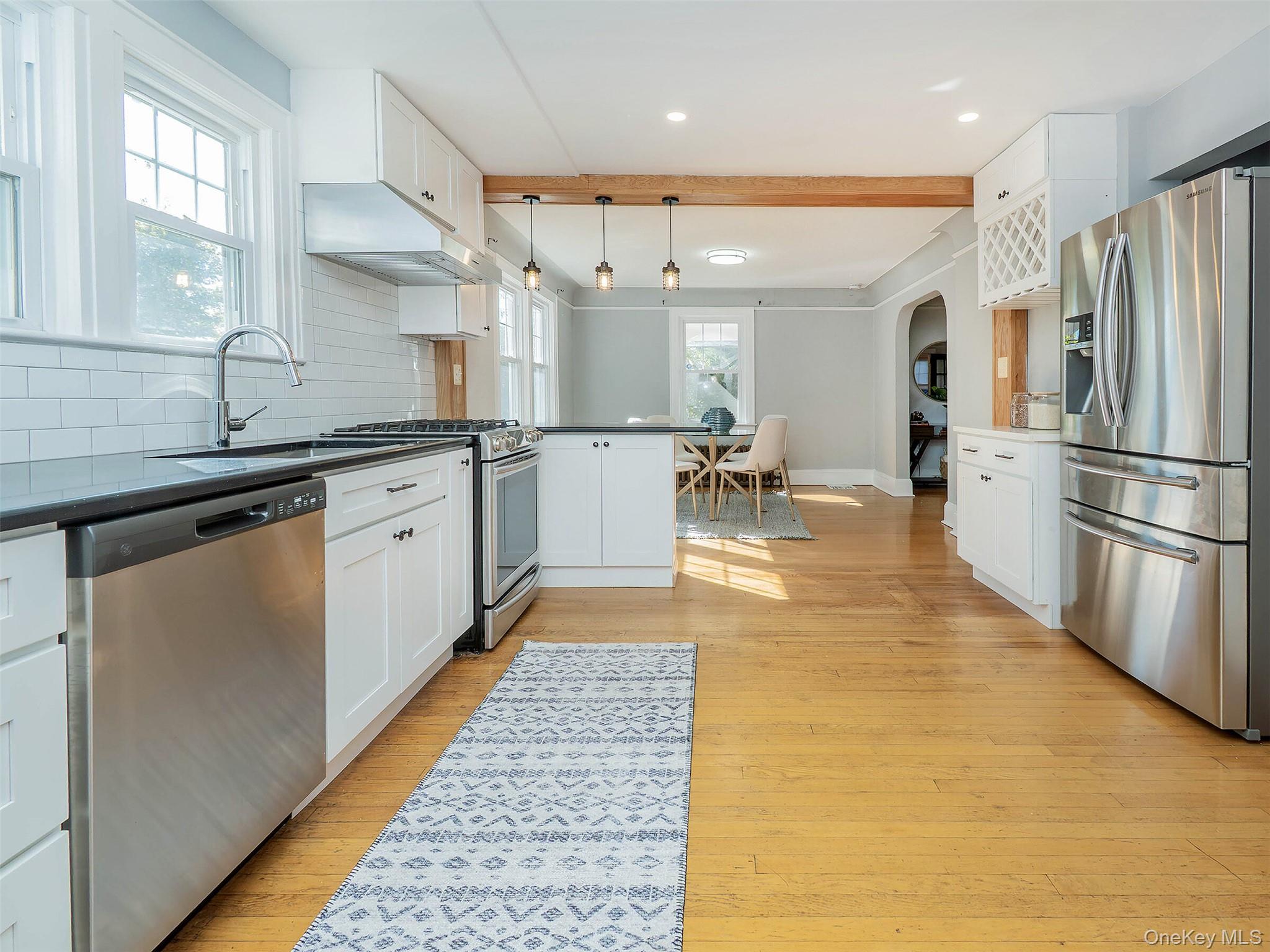 16 Avenue A, Port Washington, NY 11050