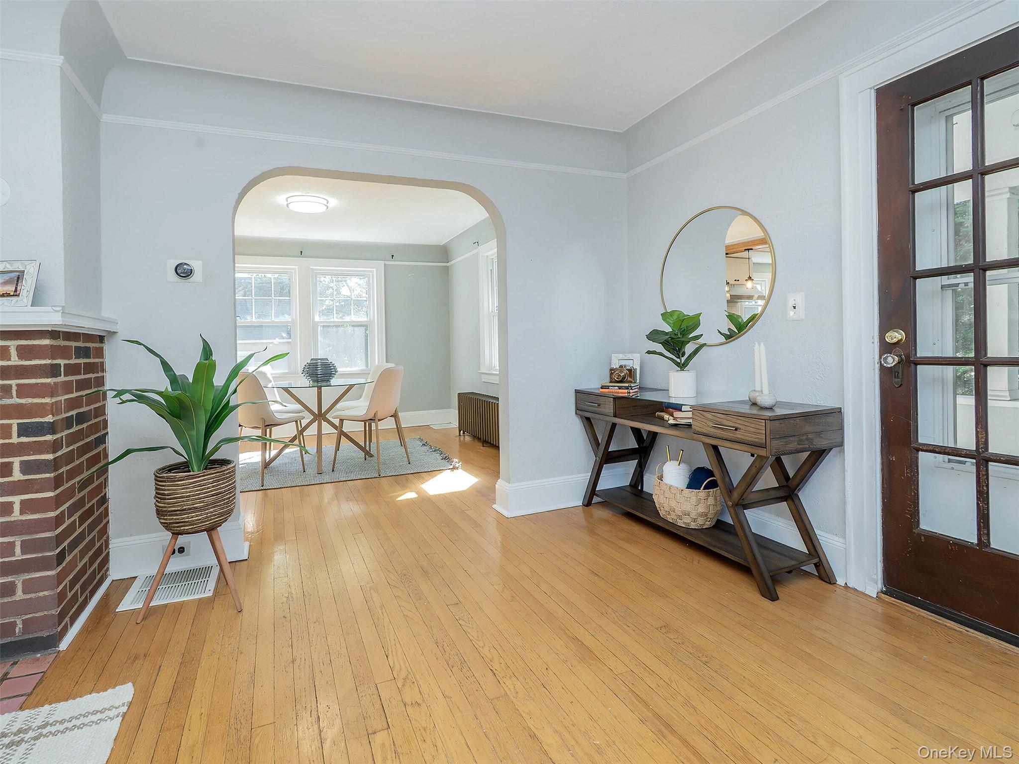 16 Avenue A, Port Washington, NY 11050