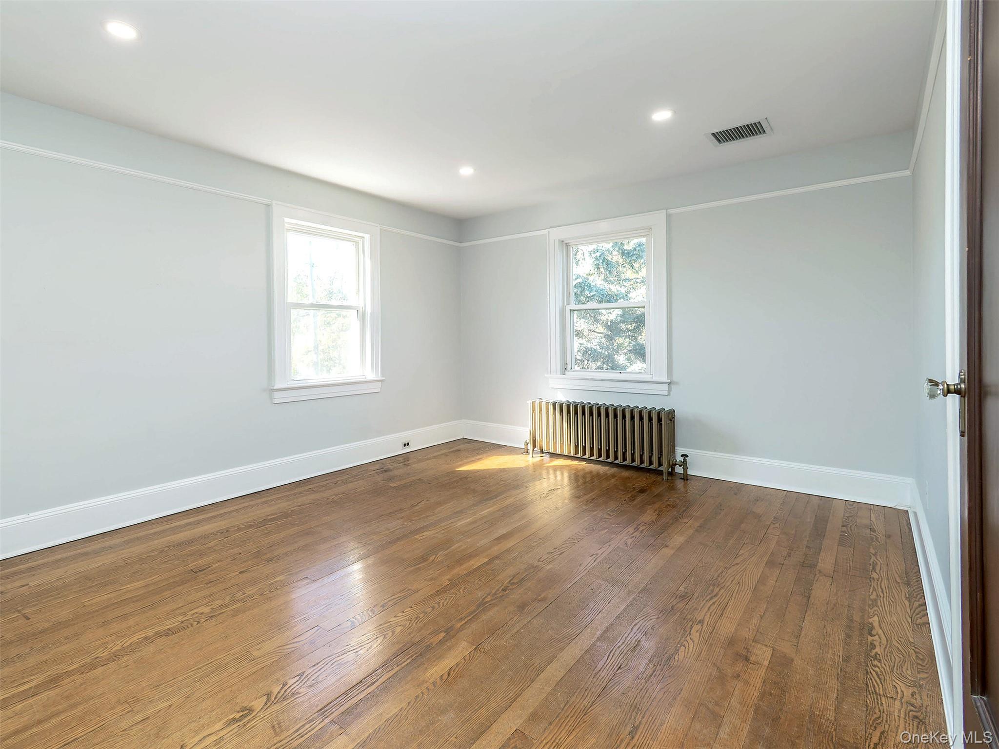 16 Avenue A, Port Washington, NY 11050