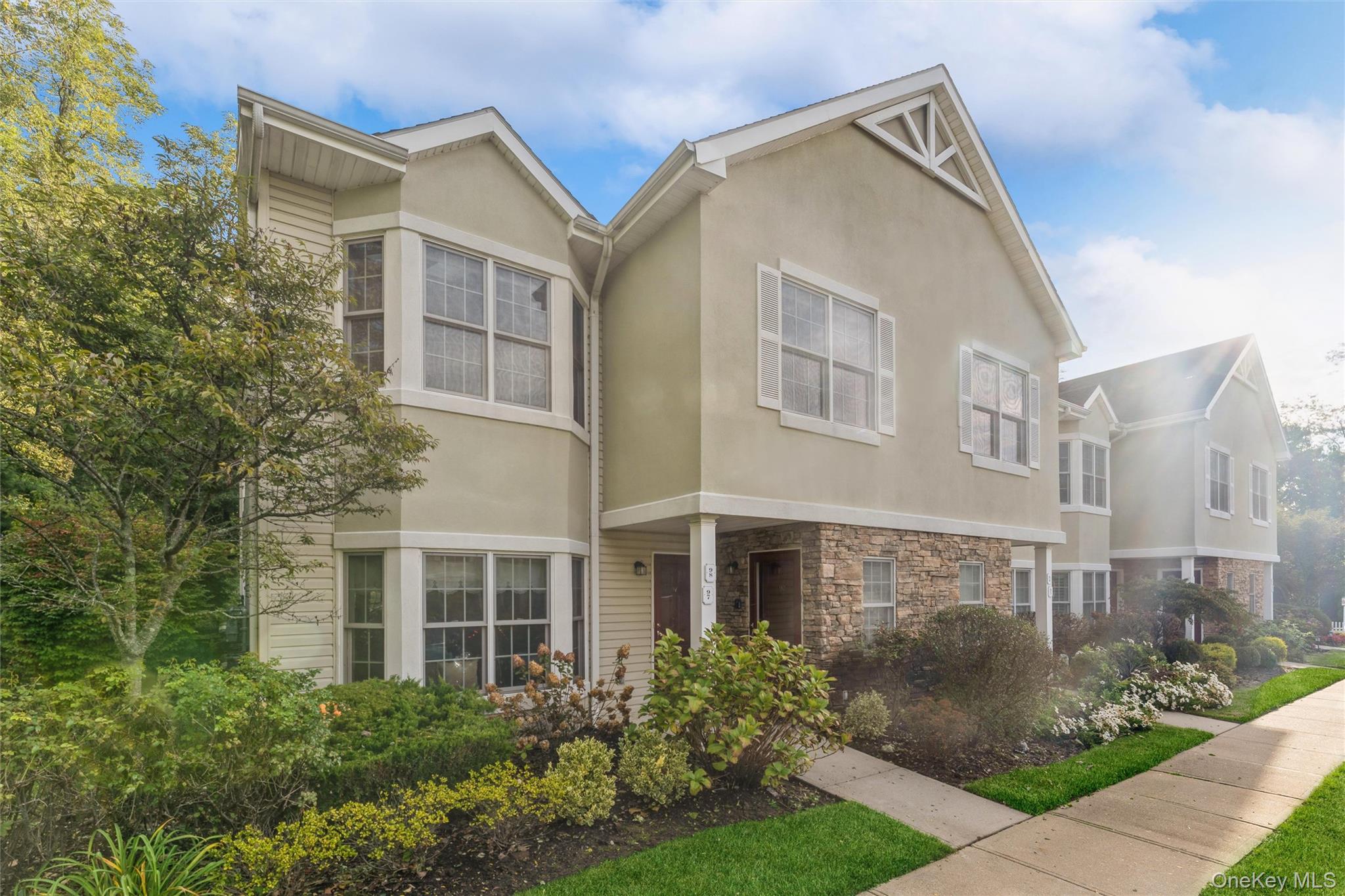 98 Pond View Drive # 240, Port Washington, NY 11050