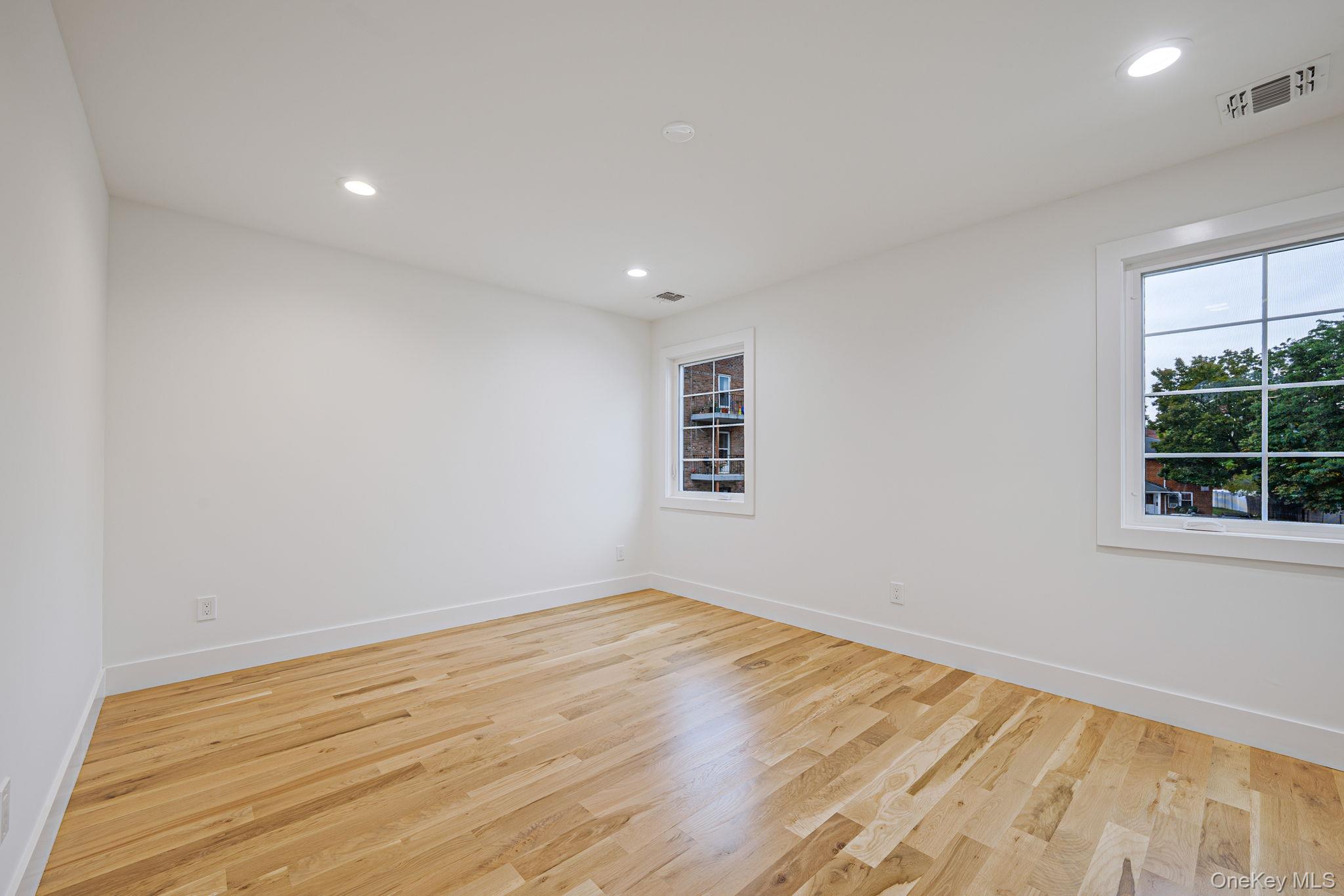 27 Elizabeth Court, Hempstead, NY 11550