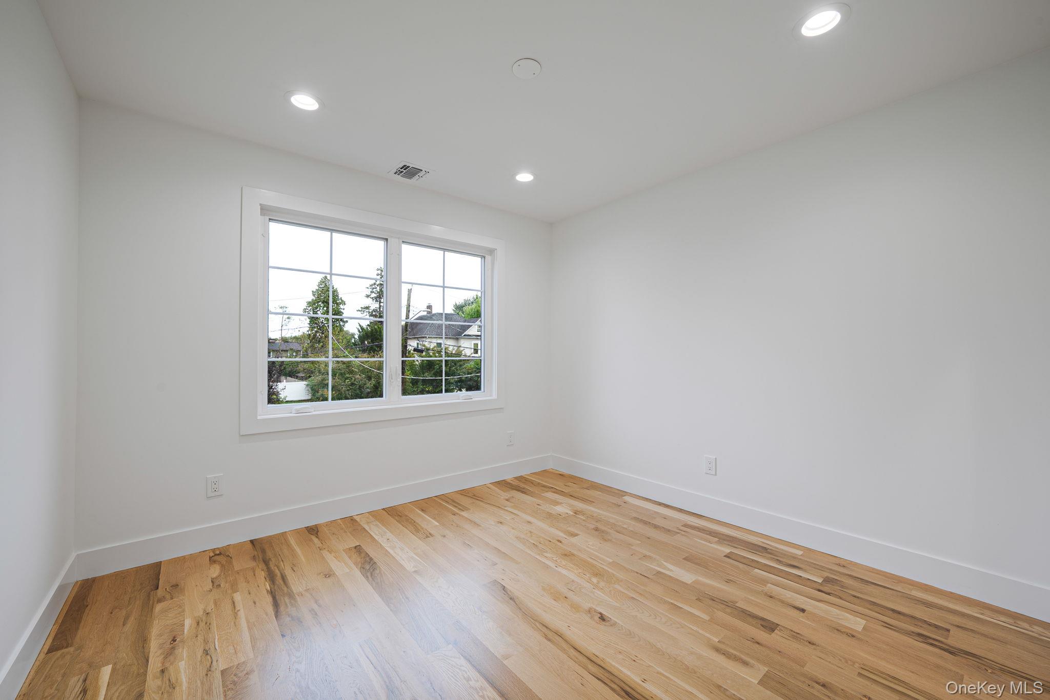 27 Elizabeth Court, Hempstead, NY 11550