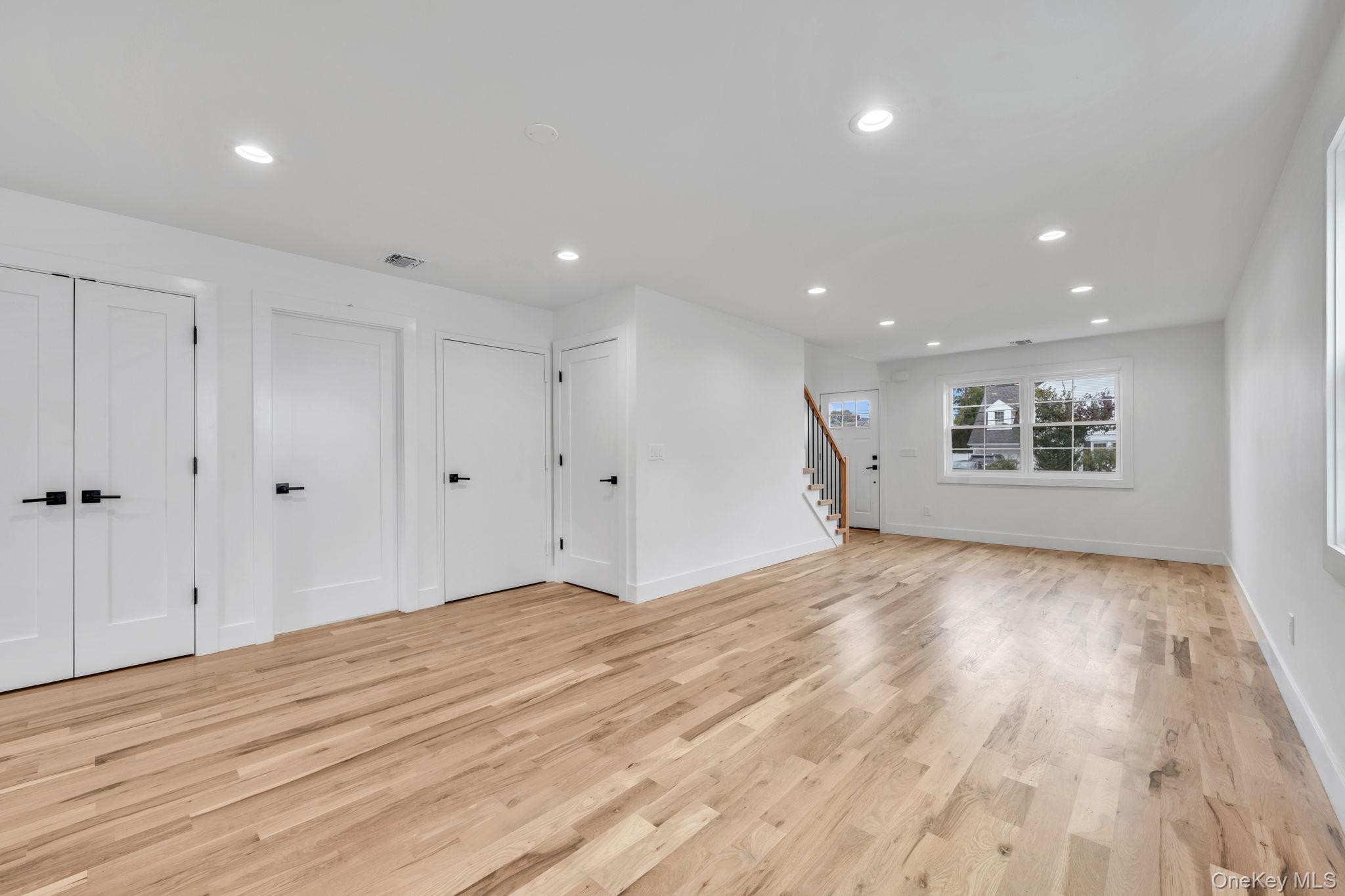 27 Elizabeth Court, Hempstead, NY 11550